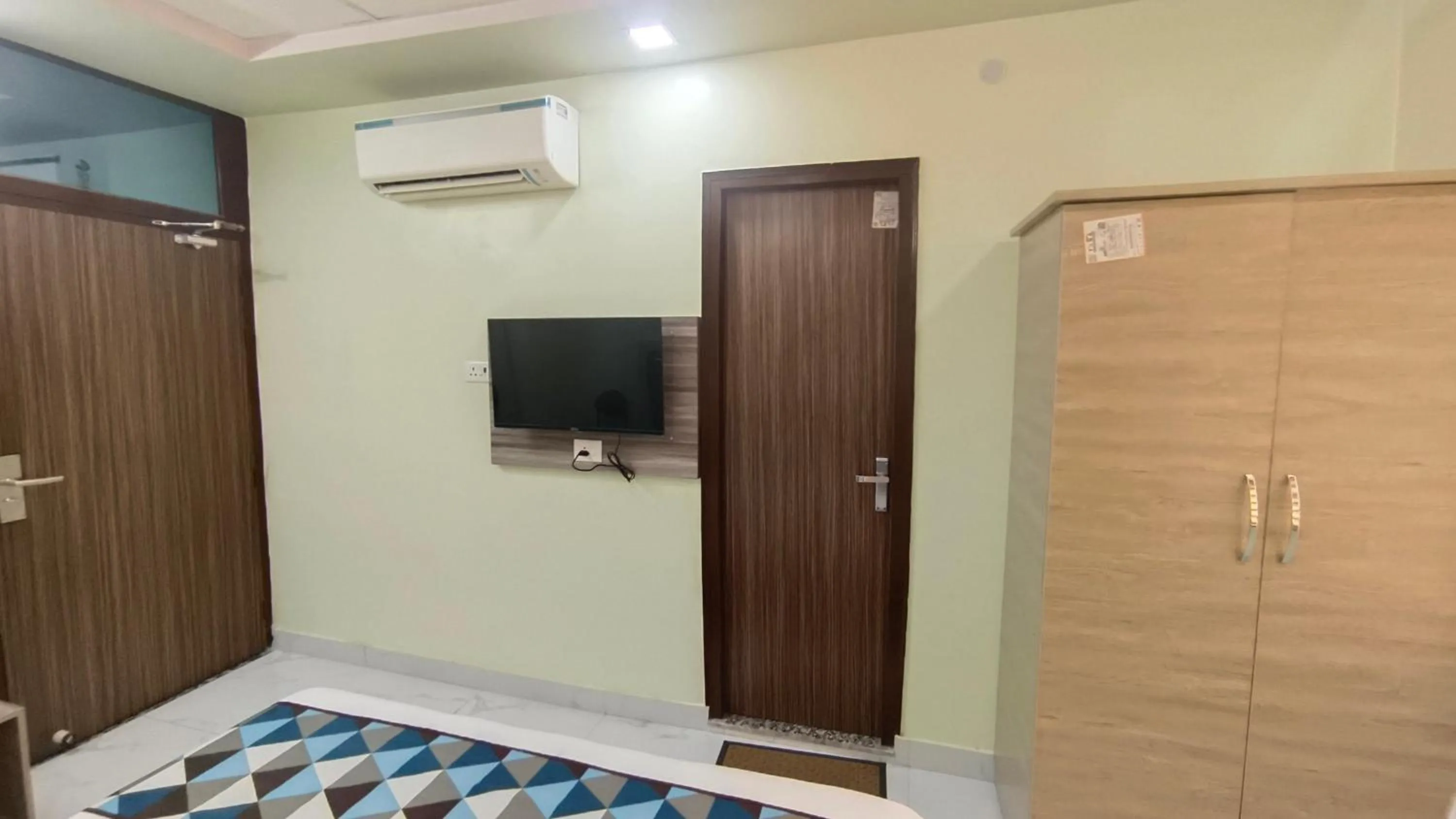 TV and multimedia in HOTEL AMAR PALACE BHARATPUR