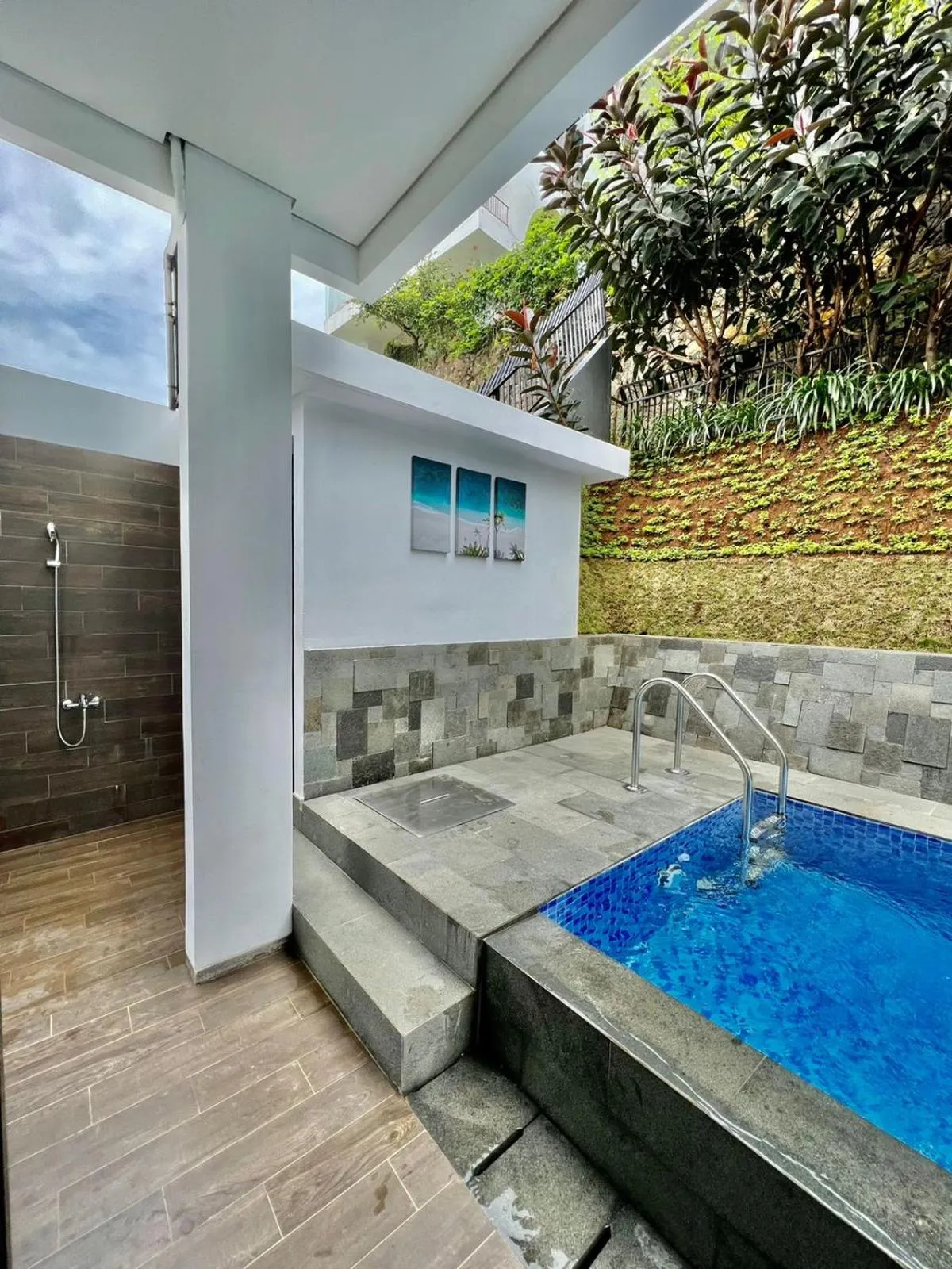 Platinum Yellow Bandung Villa 24 Pax Private Pool
