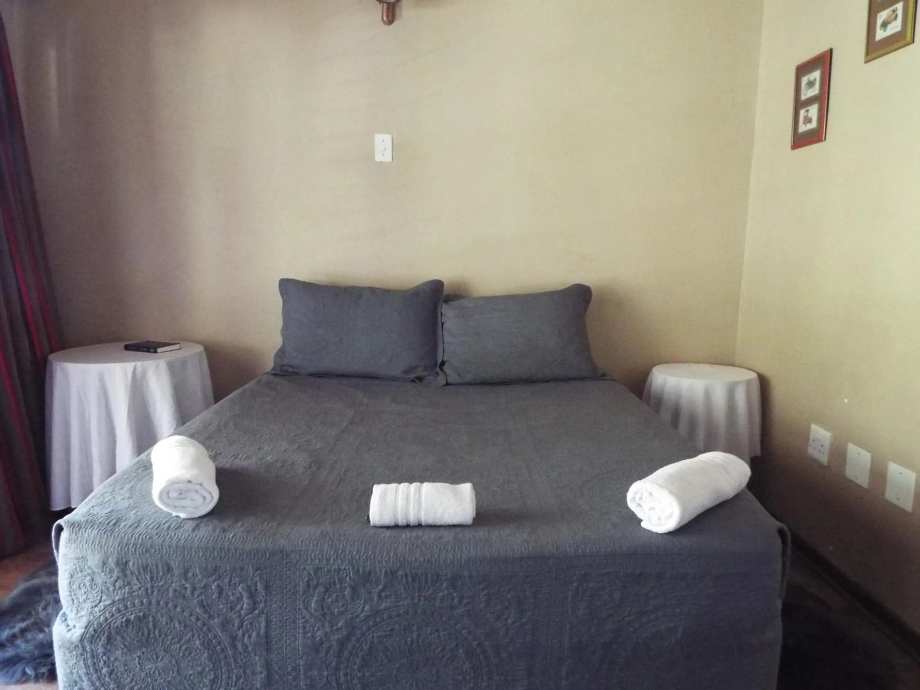 Bedroom, Bed in Aloes Country Inn