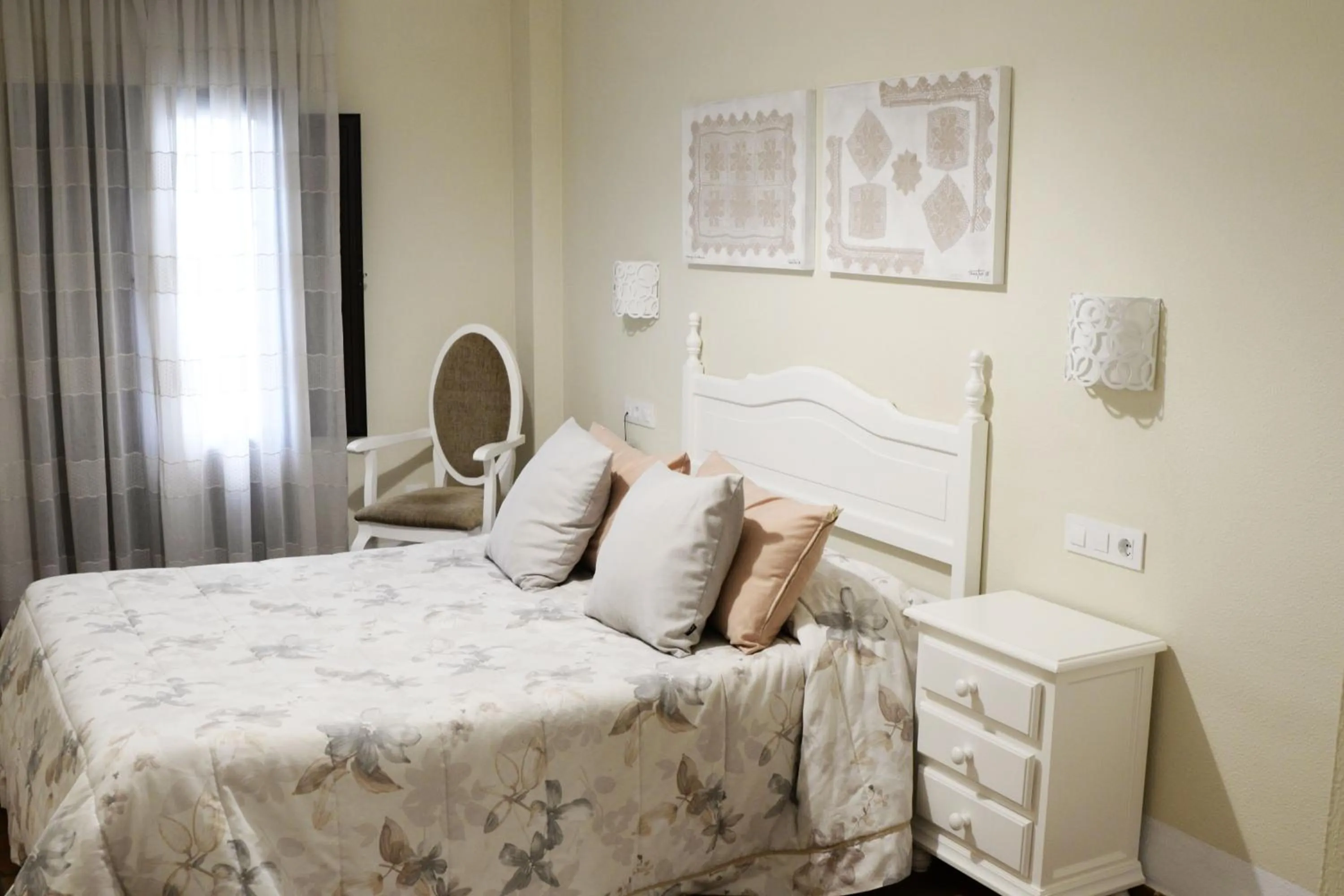 Photo of the whole room, Bed in Hotel Zuhayra