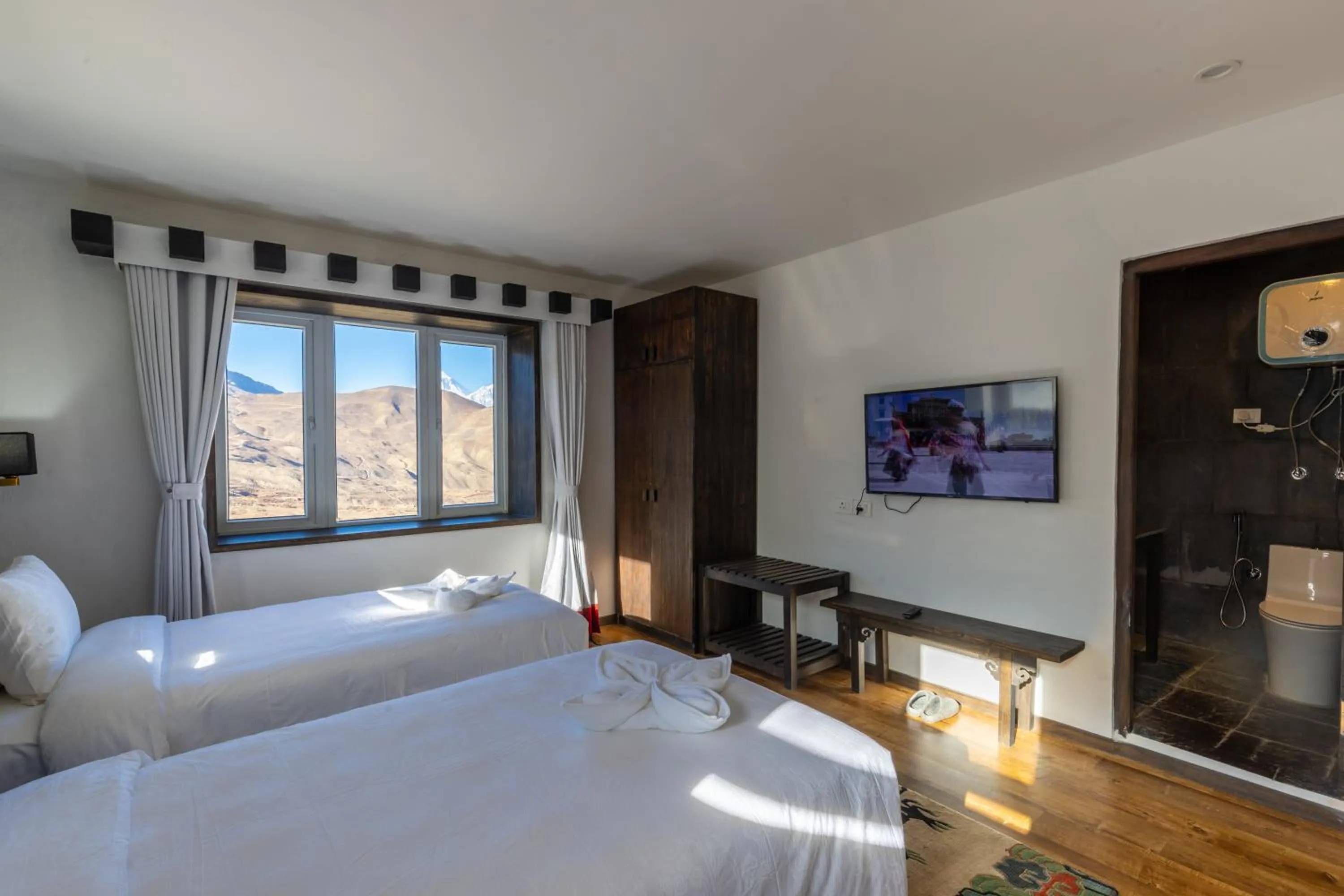 TV and multimedia, Bed in Lo Mustang Himalayan Resort