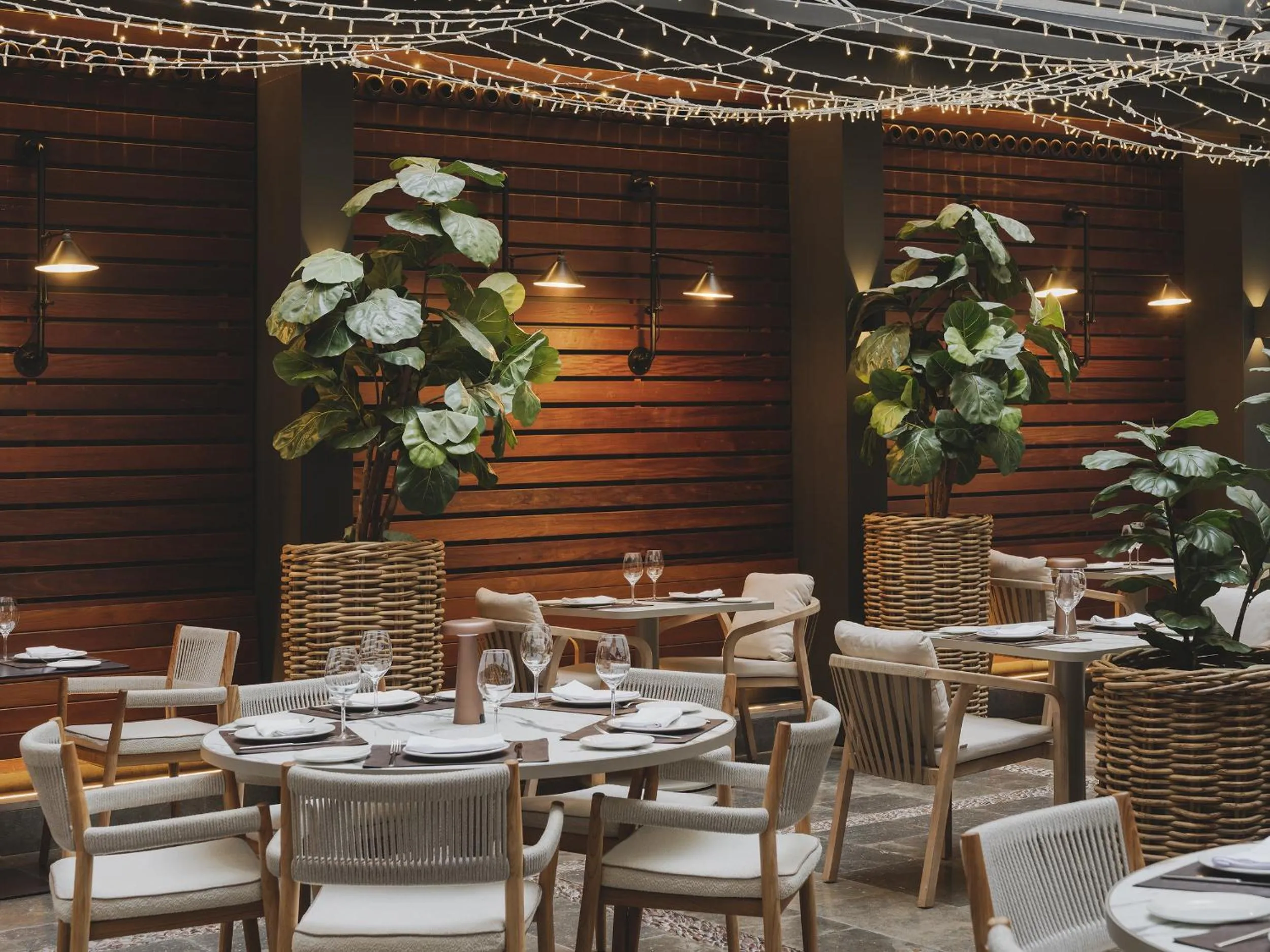 Restaurant/places to eat in Molina Lario