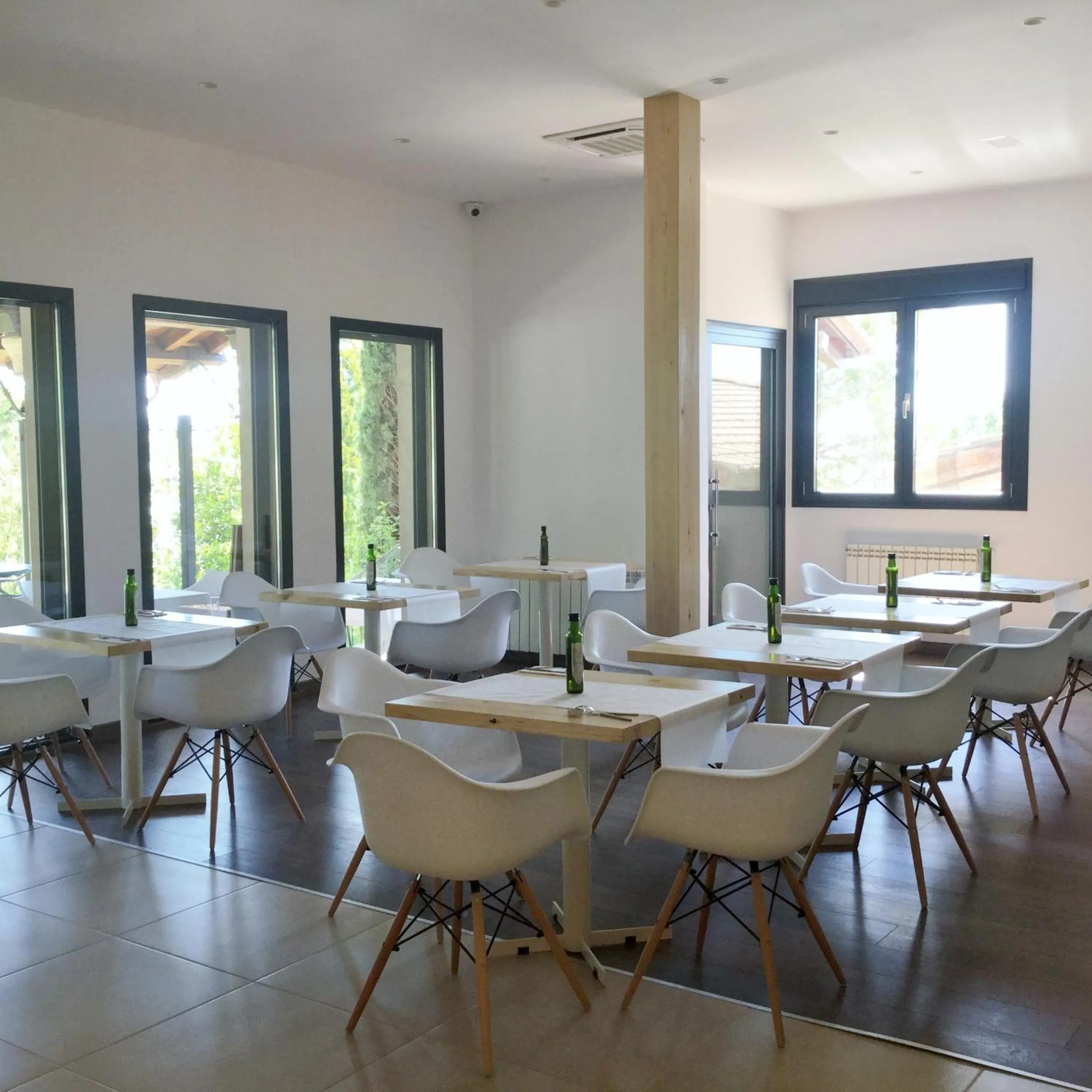 Lounge or bar in Mirasierra