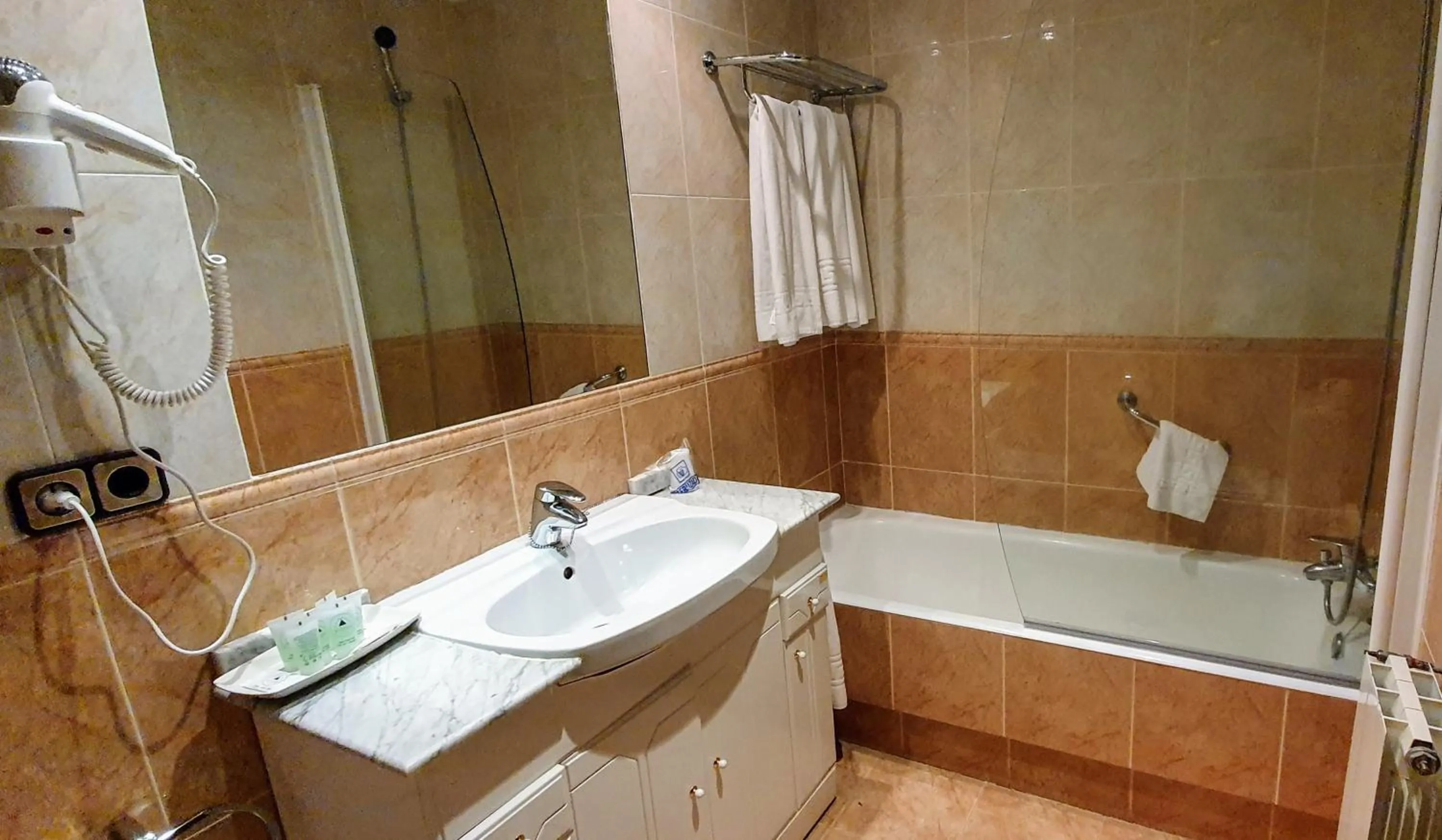 Bathroom in Mirasierra