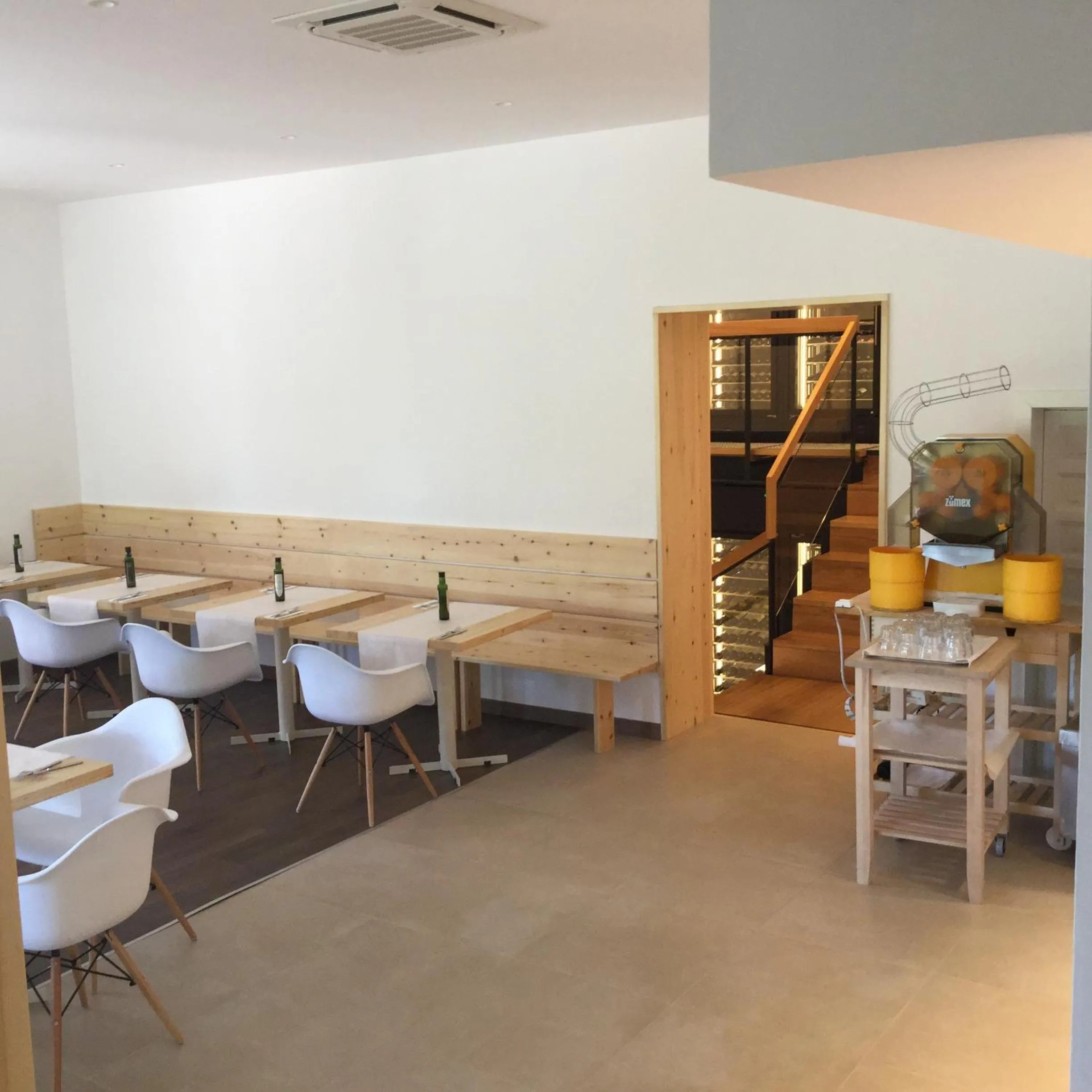 Lounge or bar in Mirasierra