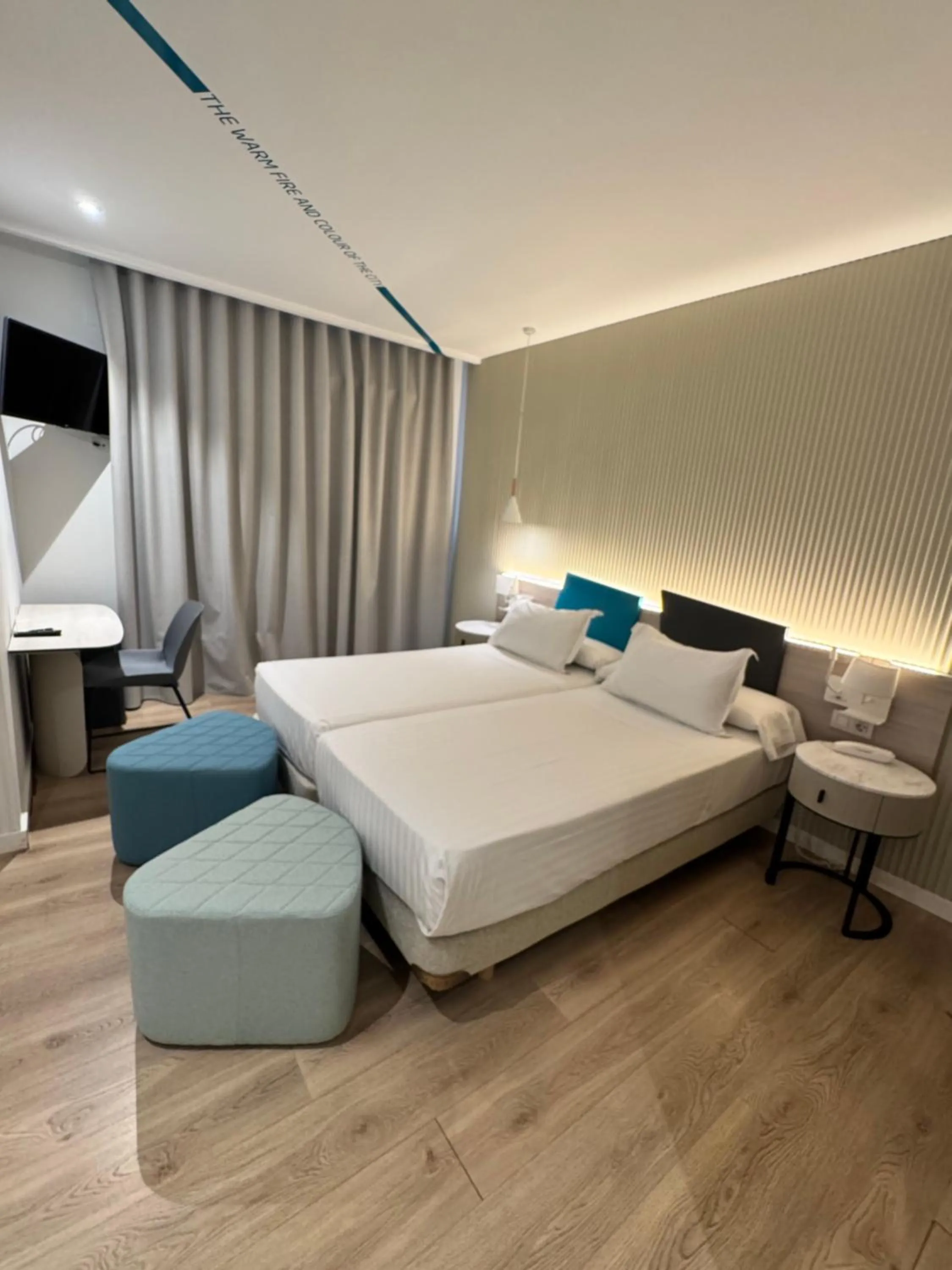 Bedroom, Bed in Hotel Mediterraneo Valencia