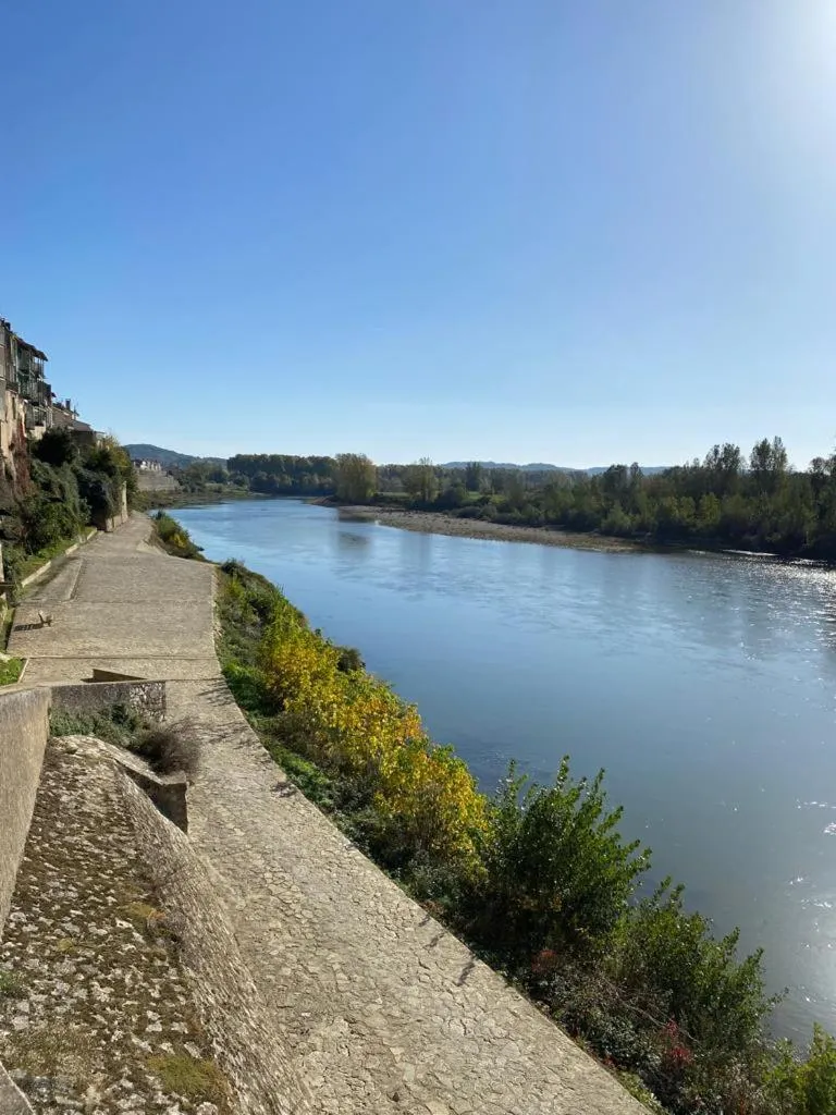 CÔTE GARONNE le BALCON DES DAMES -hôtel et restaurant- Tonneins Fauillet Marmande - vue panoramique bord de Garonne chambres climatisées