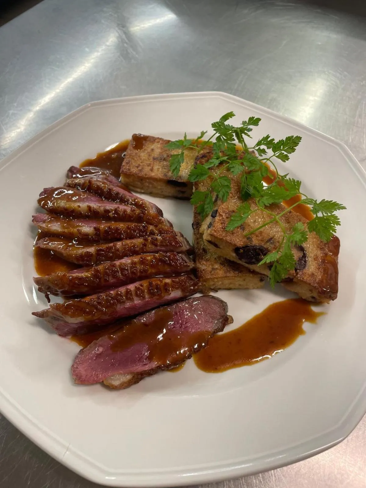 Restaurant/places to eat in CÔTE GARONNE le BALCON DES DAMES -hôtel et restaurant- Tonneins Fauillet Marmande - vue panoramique bord de Garonne chambres climatisées