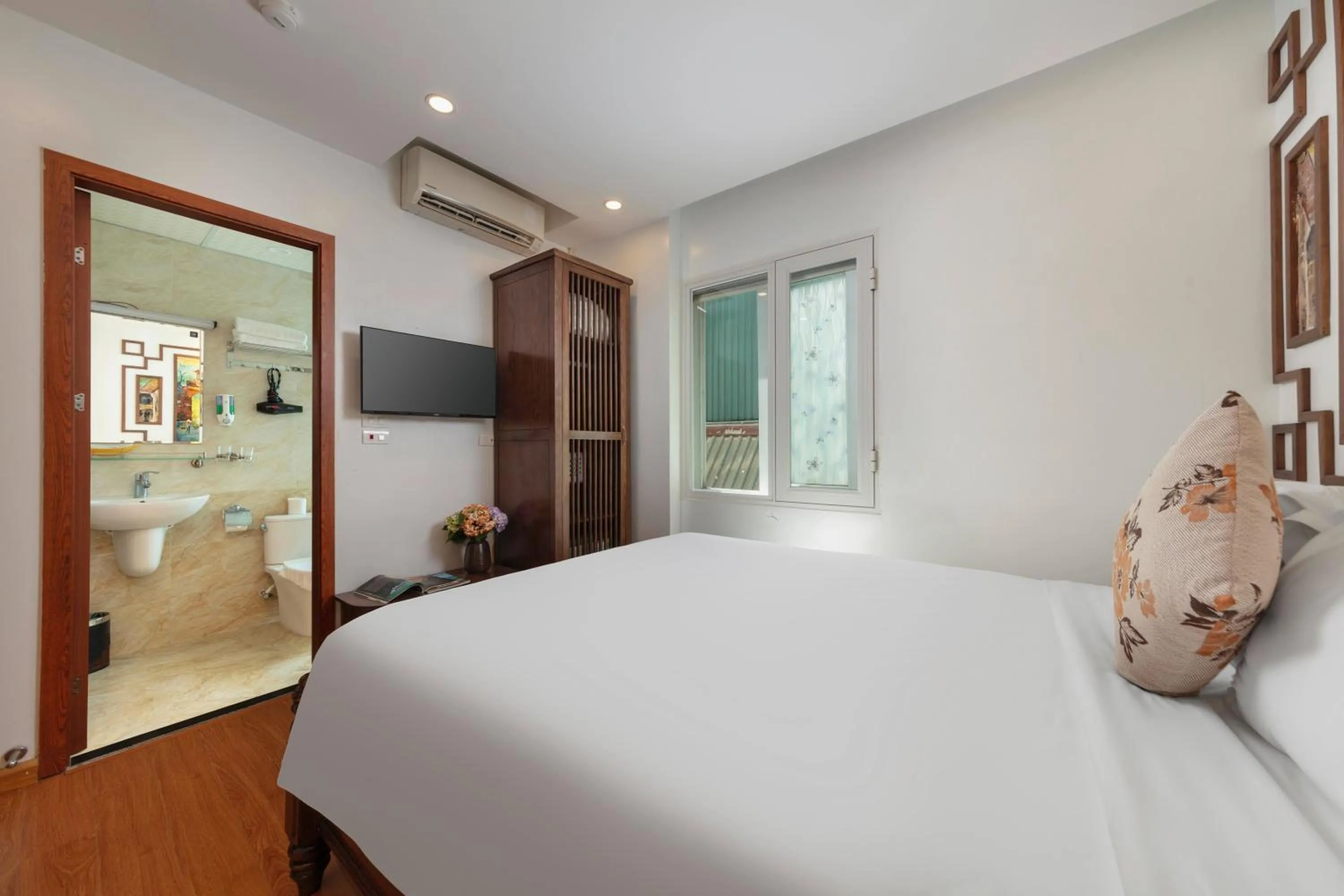 Bed in Veshia Hotel & Spa