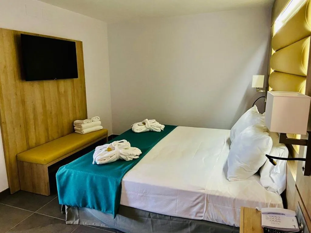 Bedroom, Bed in Hotel Isabel