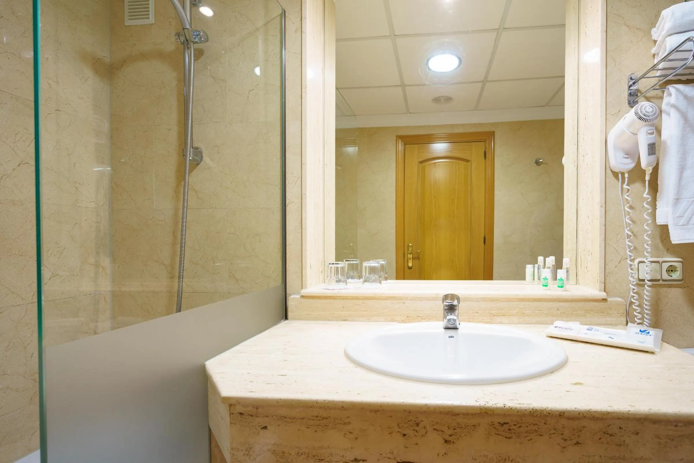 Bathroom in Hotel Isabel