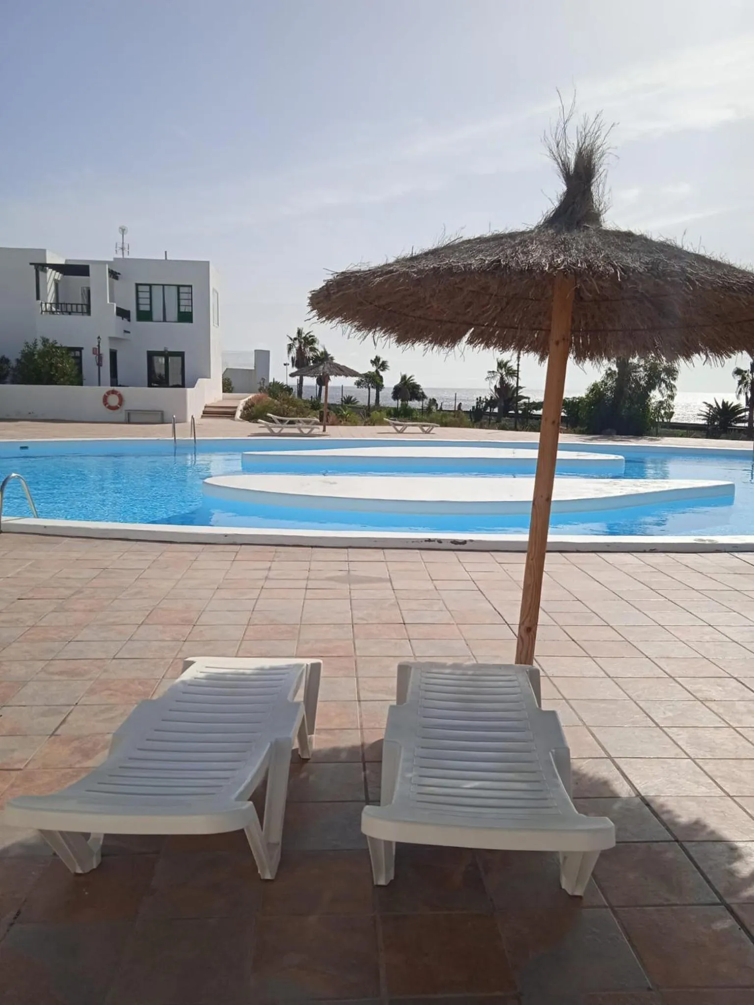 Property building in Blue View Hermoso Apartamento Remodelado Ubicación Ideal