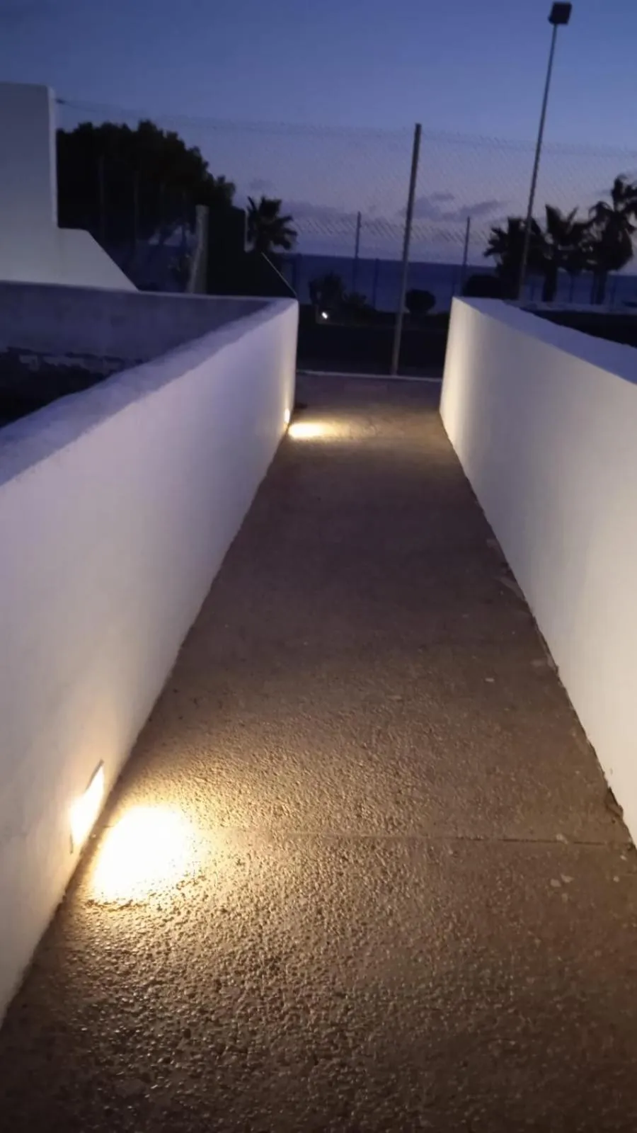 Property building in Blue View Hermoso Apartamento Remodelado Ubicación Ideal