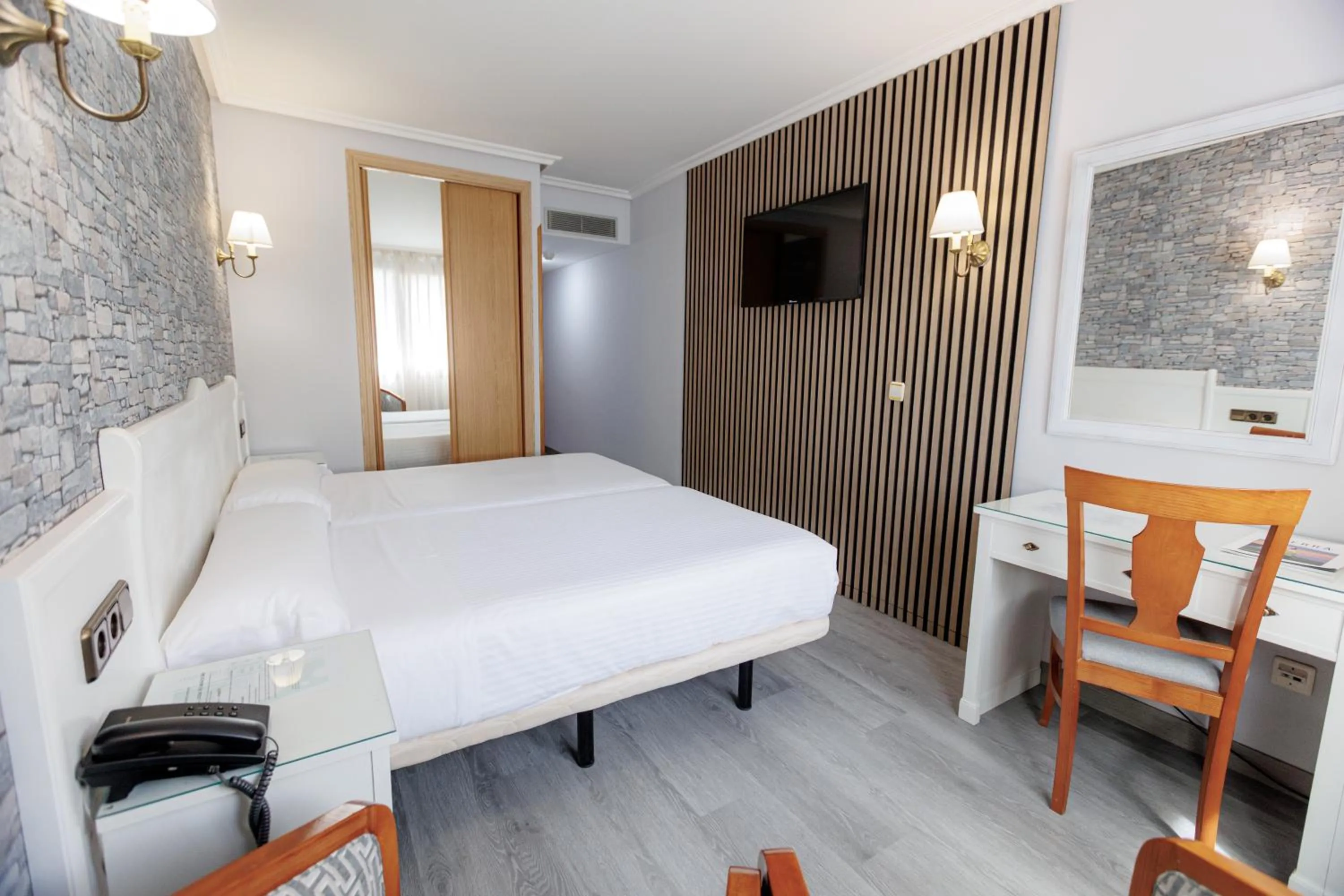 Bed in Hotel Ciudad Cangas de Onis