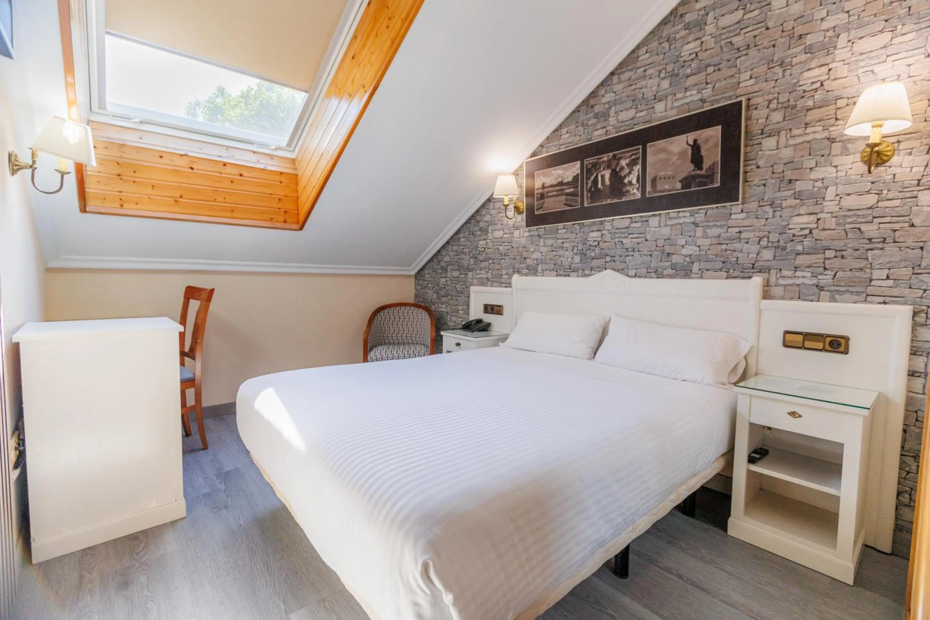 Bed in Hotel Ciudad Cangas de Onis