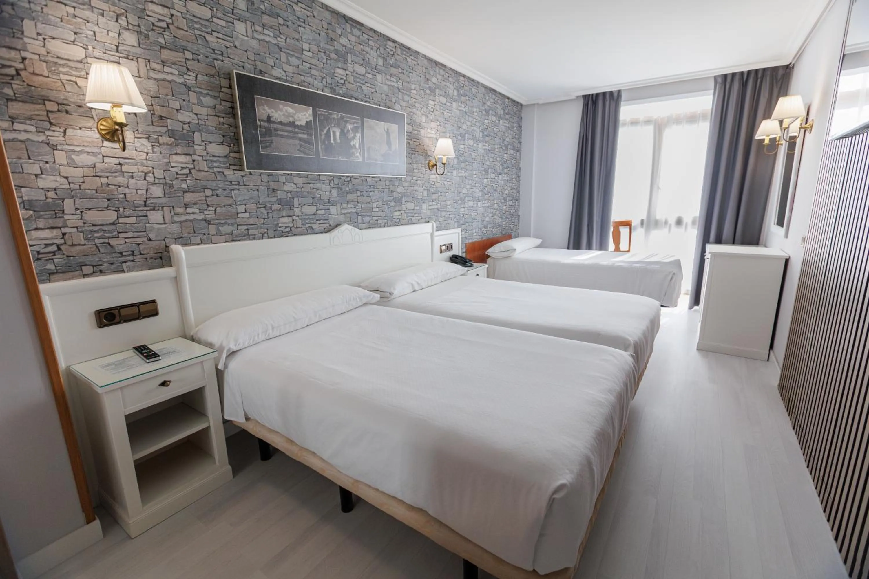 Bed in Hotel Ciudad Cangas de Onis