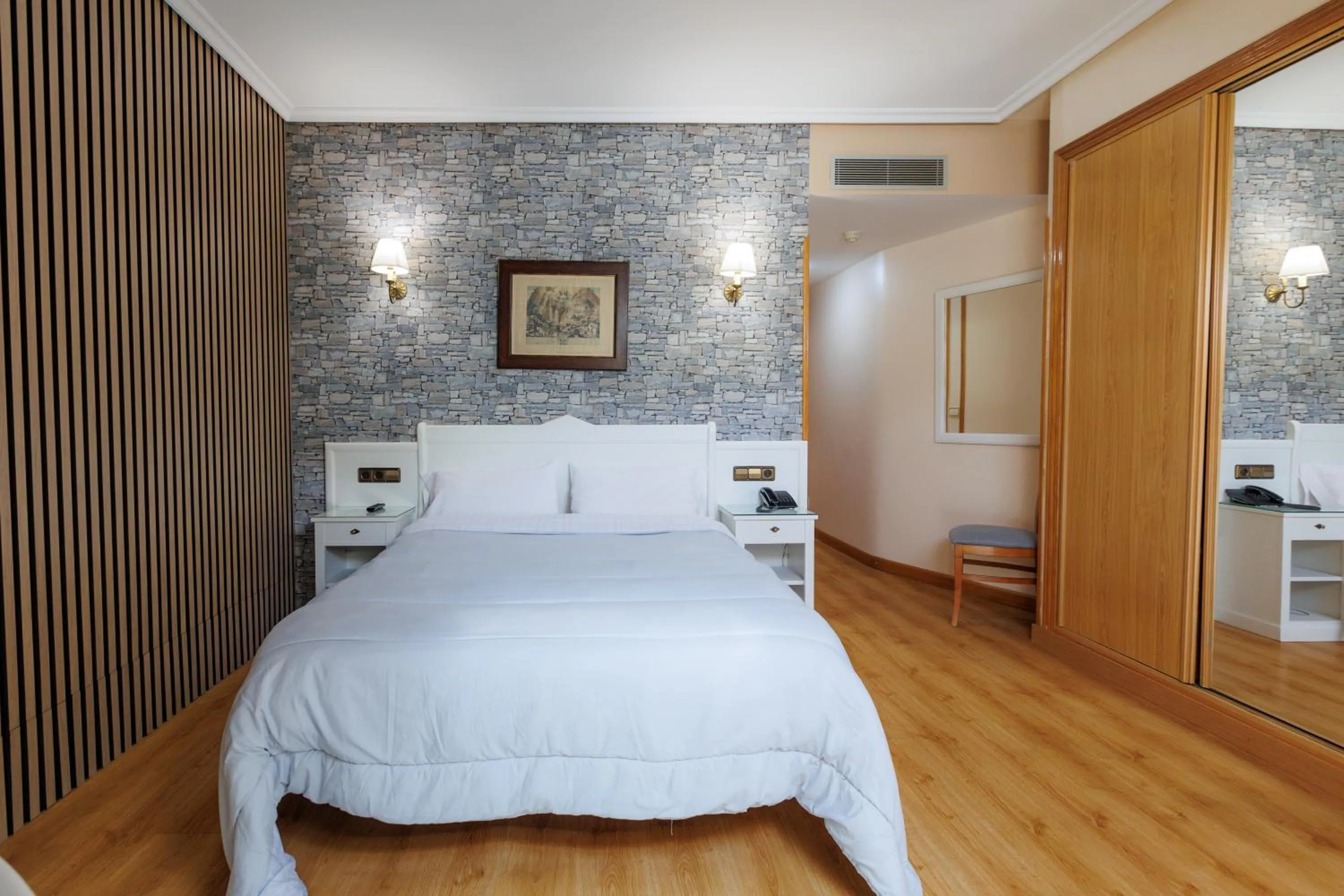 Bed in Hotel Ciudad Cangas de Onis