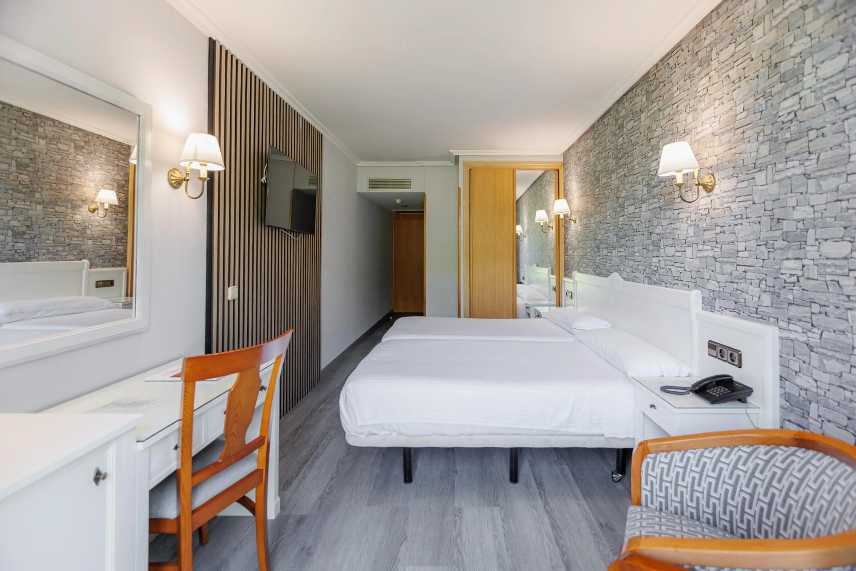 Bed in Hotel Ciudad Cangas de Onis