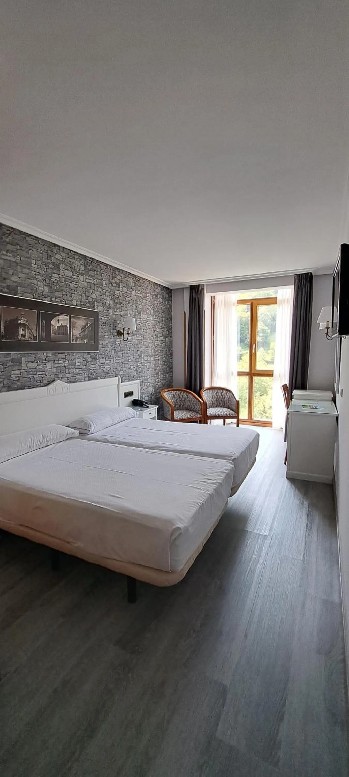 Bed in Hotel Ciudad Cangas de Onis