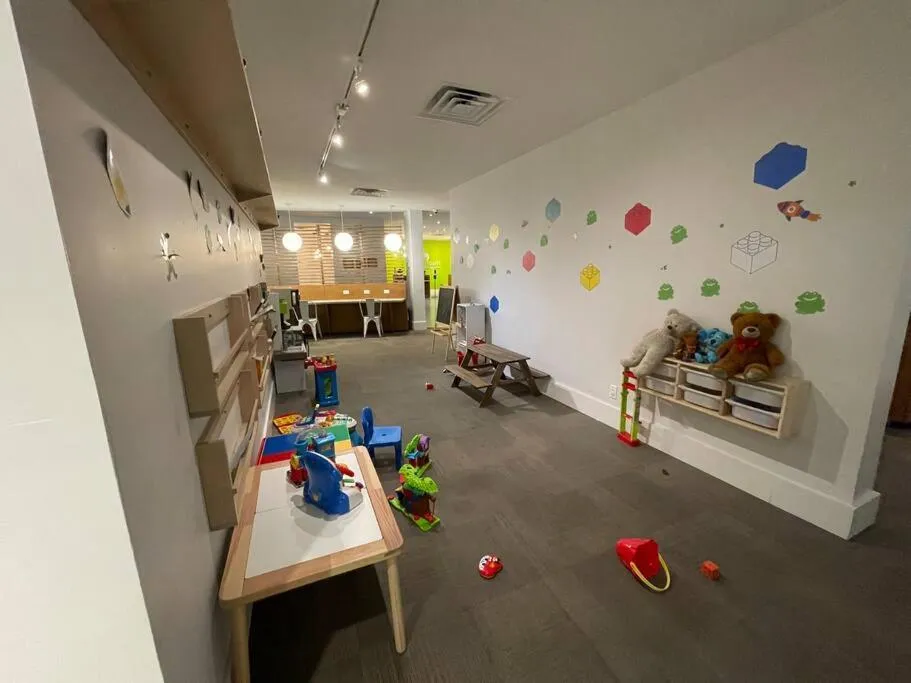 Newly Room in cozy hotel with Super location to the Parks