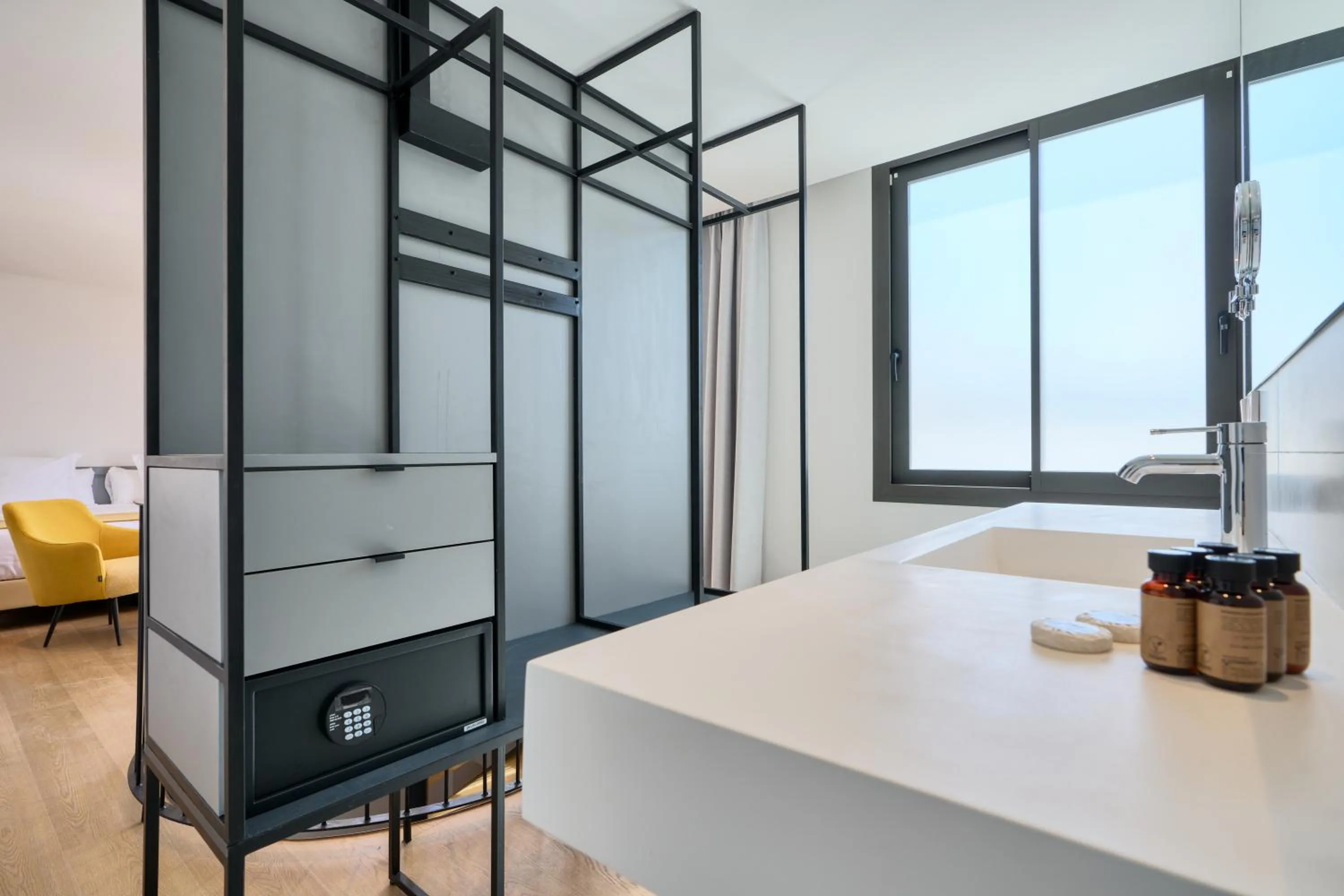 Bathroom, Bed in Hotel Murillo Reinoso