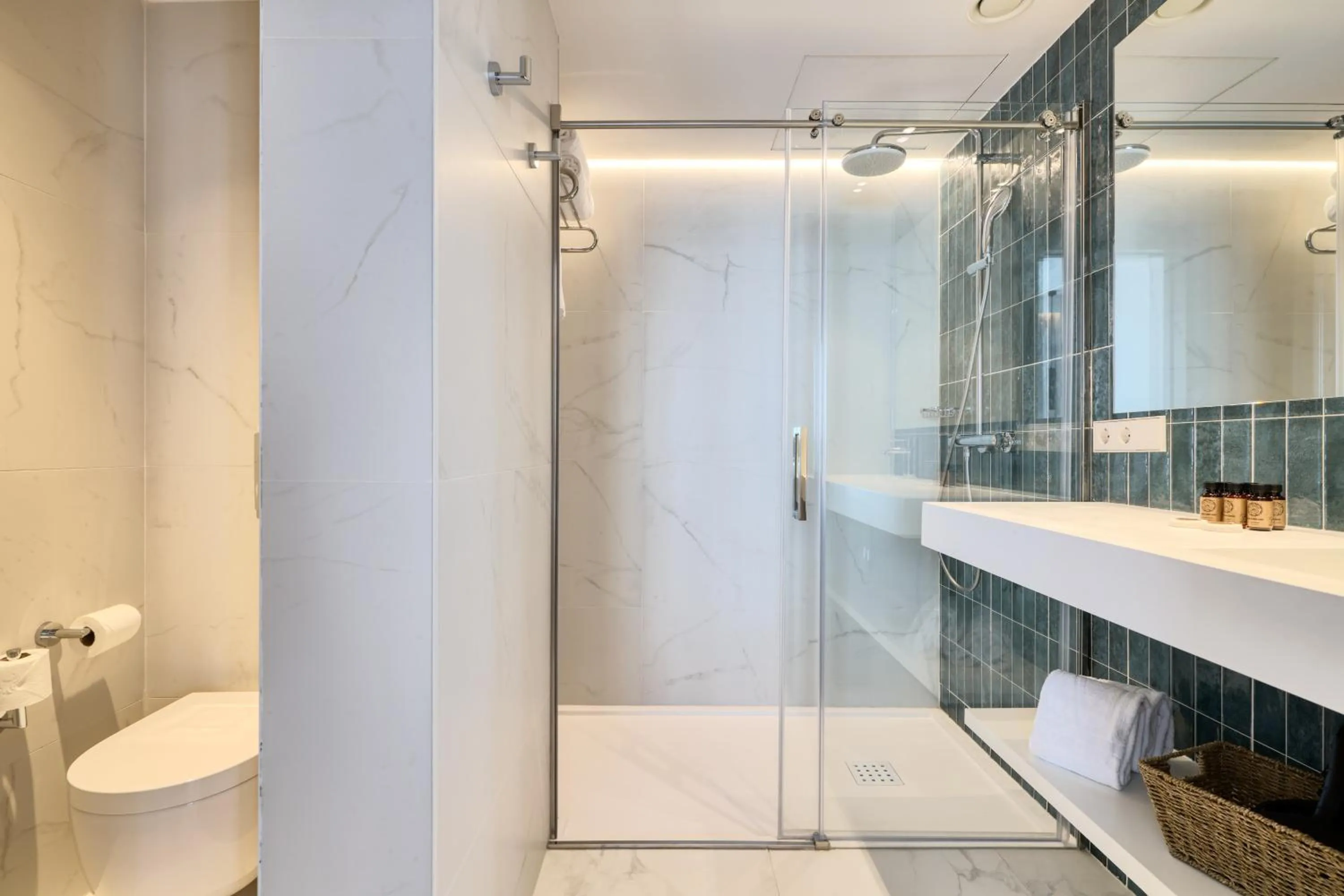 Shower in Hotel Murillo Reinoso