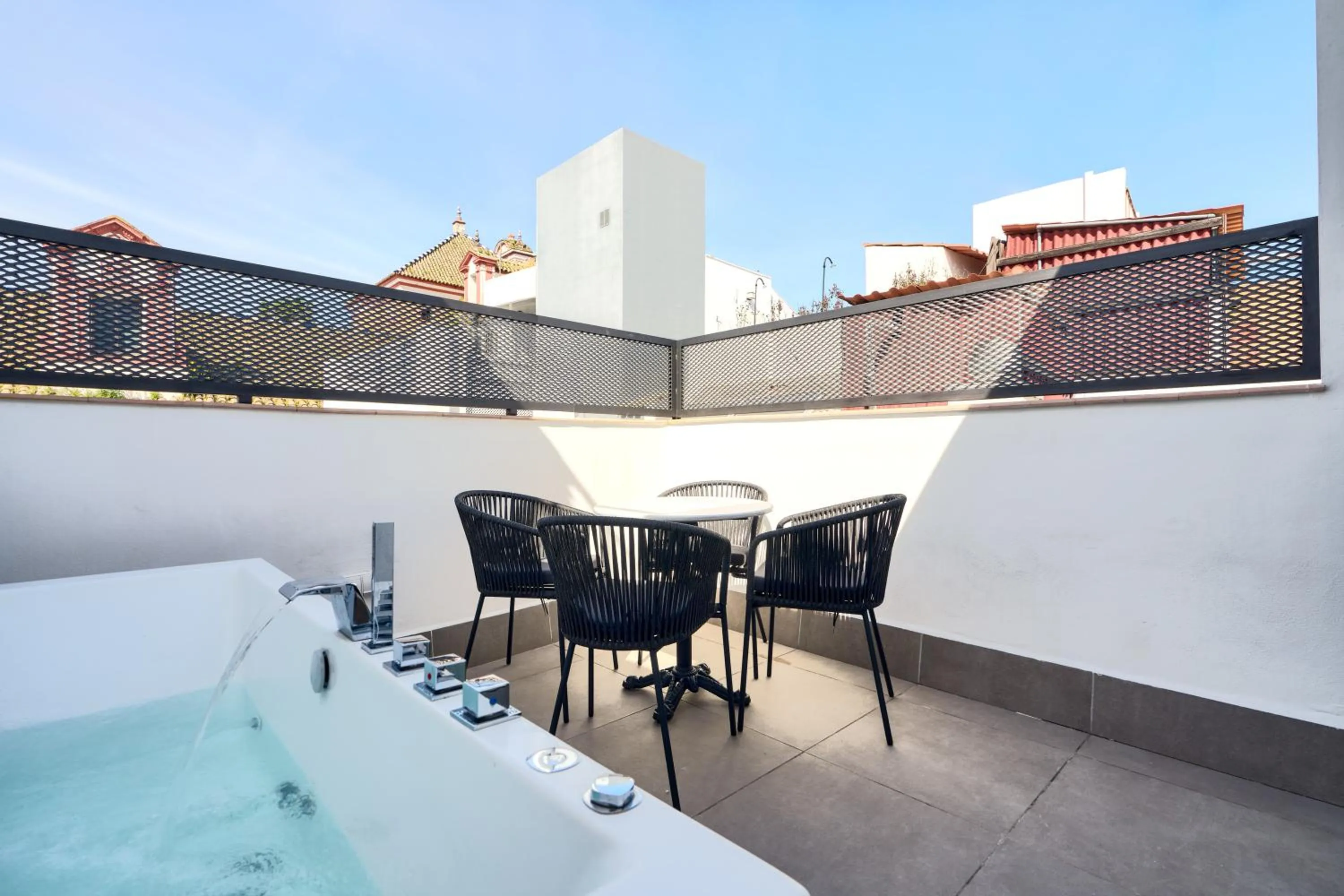 Hot Tub in Hotel Murillo Reinoso