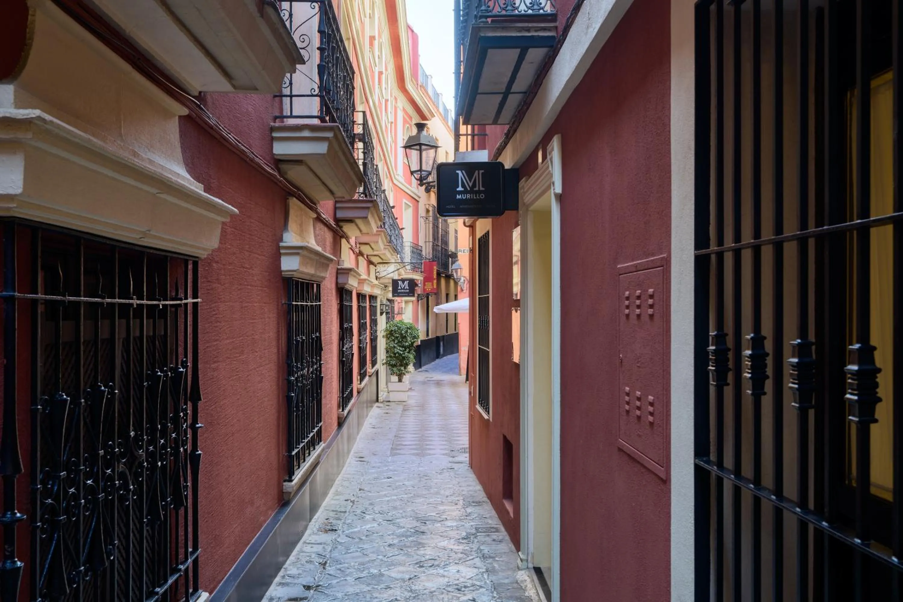 Facade/entrance in Hotel Murillo Reinoso