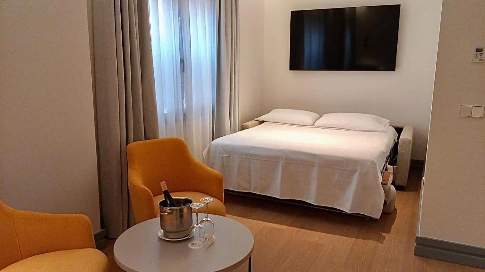 Bed in Hotel Murillo Reinoso