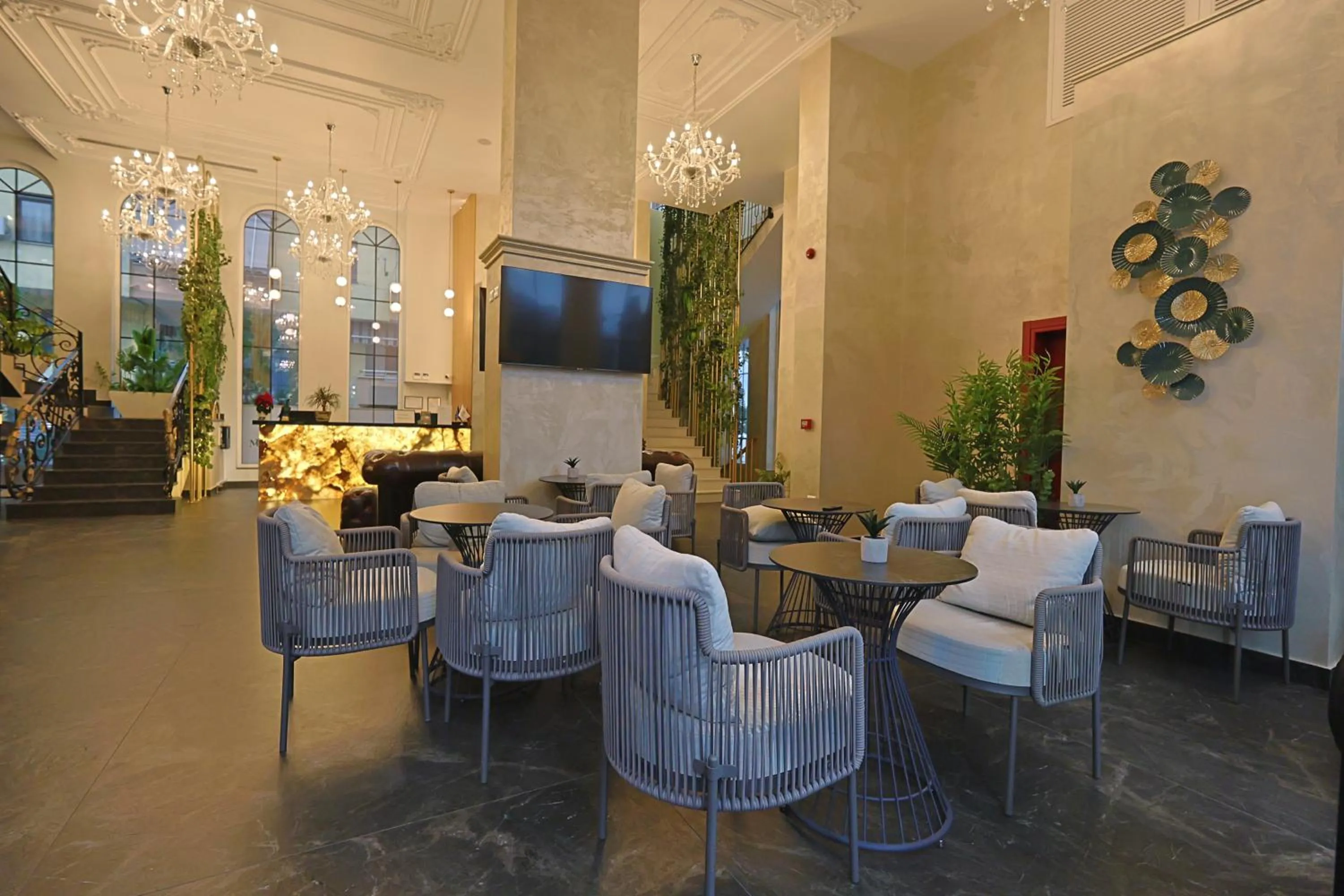 Restaurant/places to eat in Martiness Hotel Durres