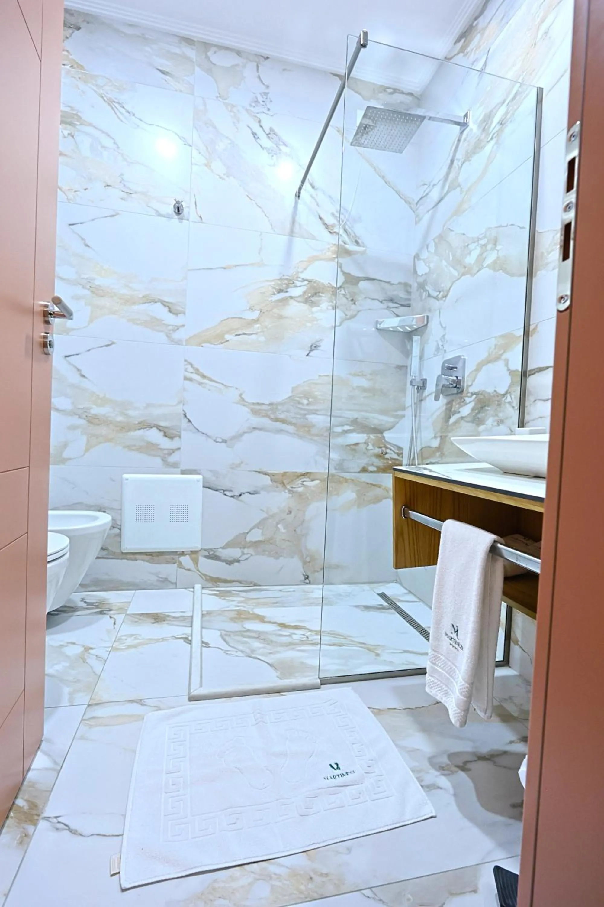 Toilet in Martiness Hotel Durres