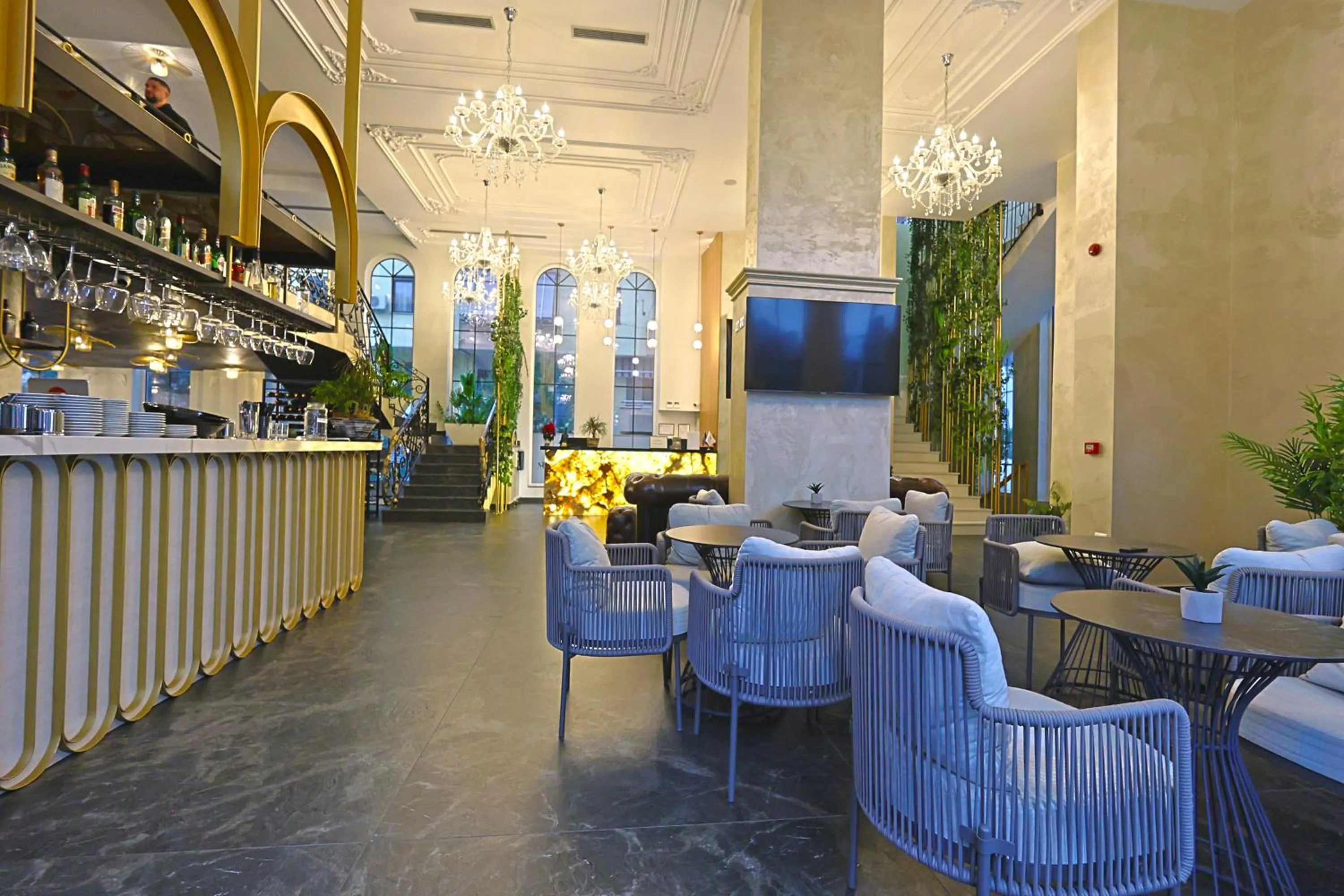 Restaurant/places to eat in Martiness Hotel Durres