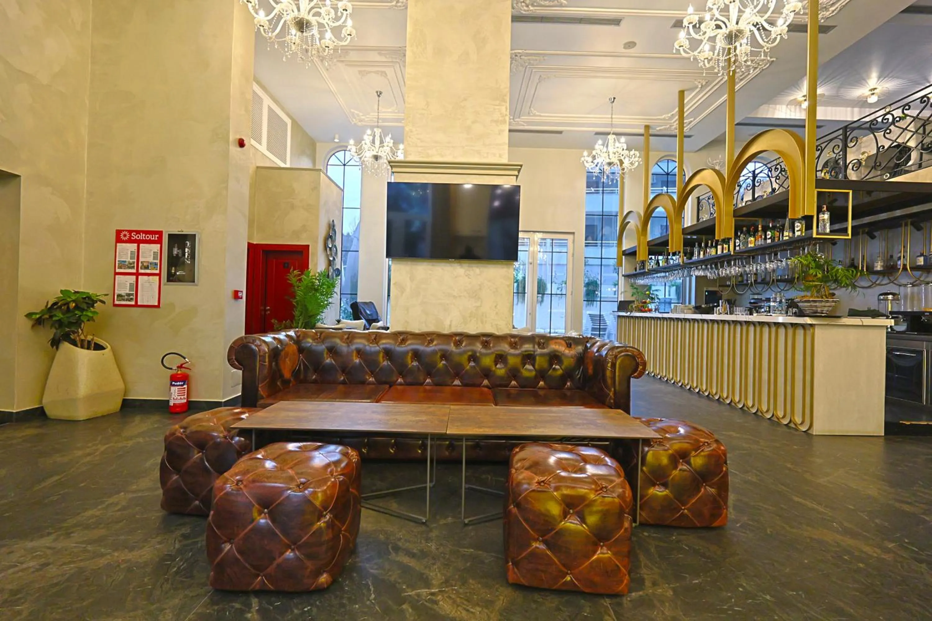 Restaurant/places to eat in Martiness Hotel Durres