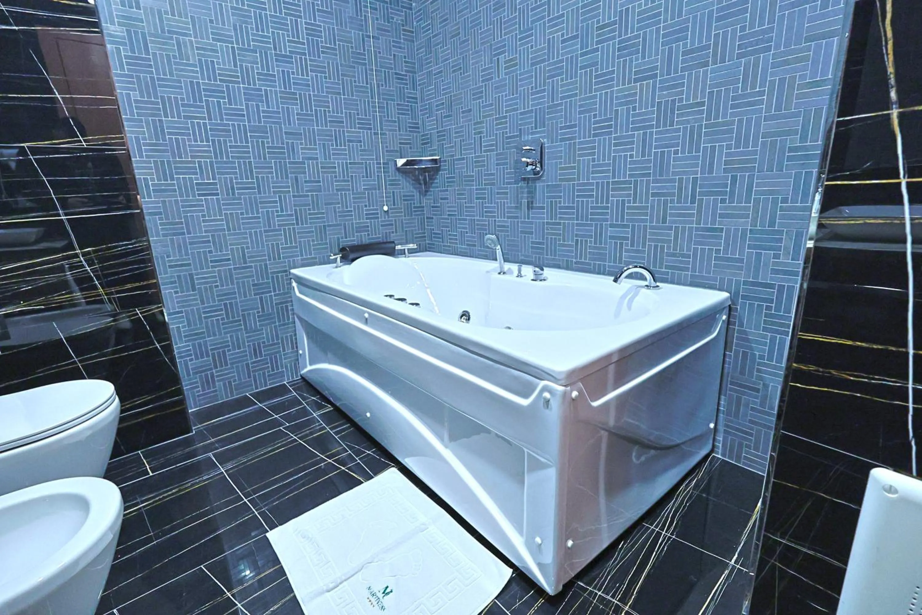 Hot Tub in Martiness Hotel Durres