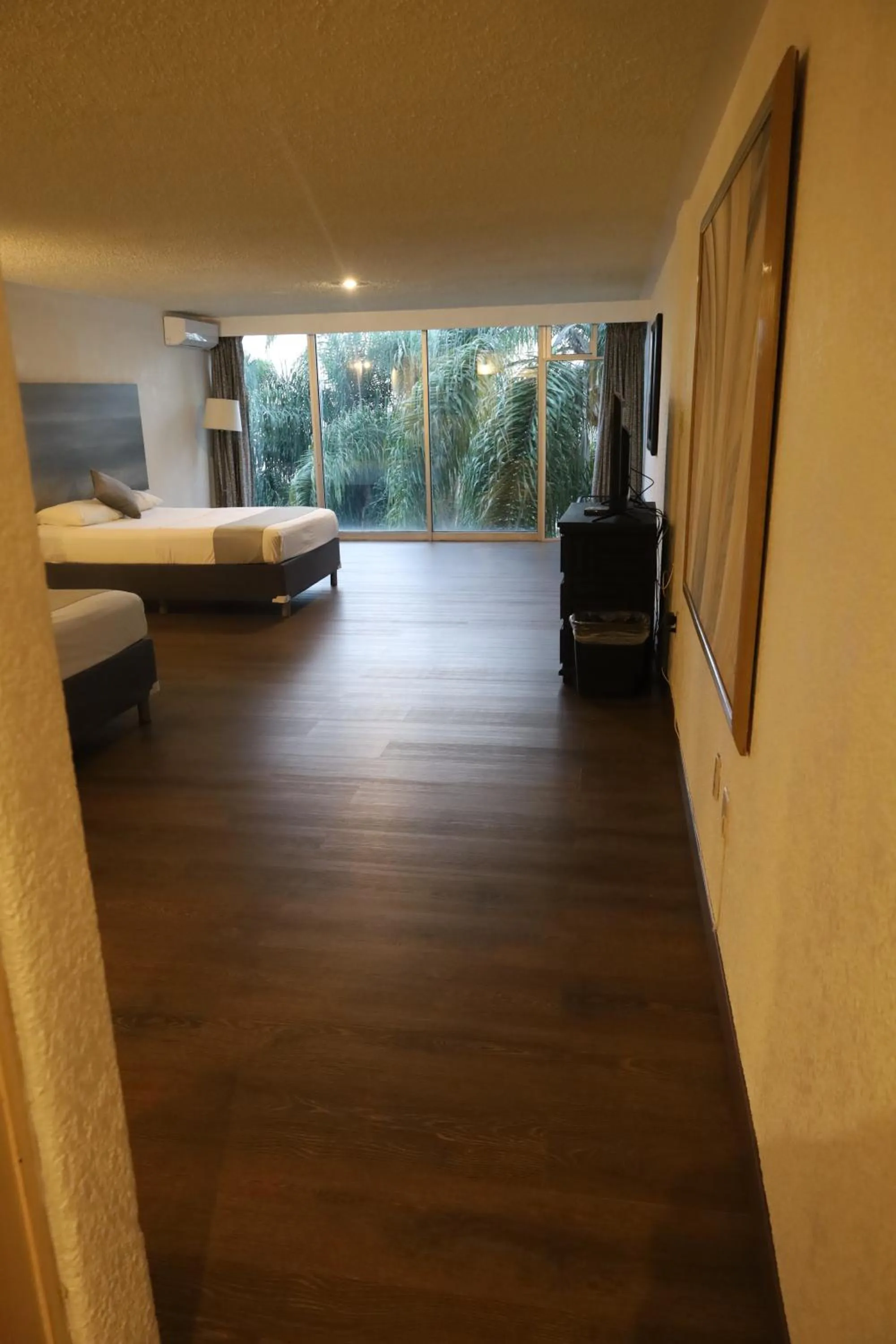 Photo of the whole room, Bed in Hotel Grand Vista Cuernavaca