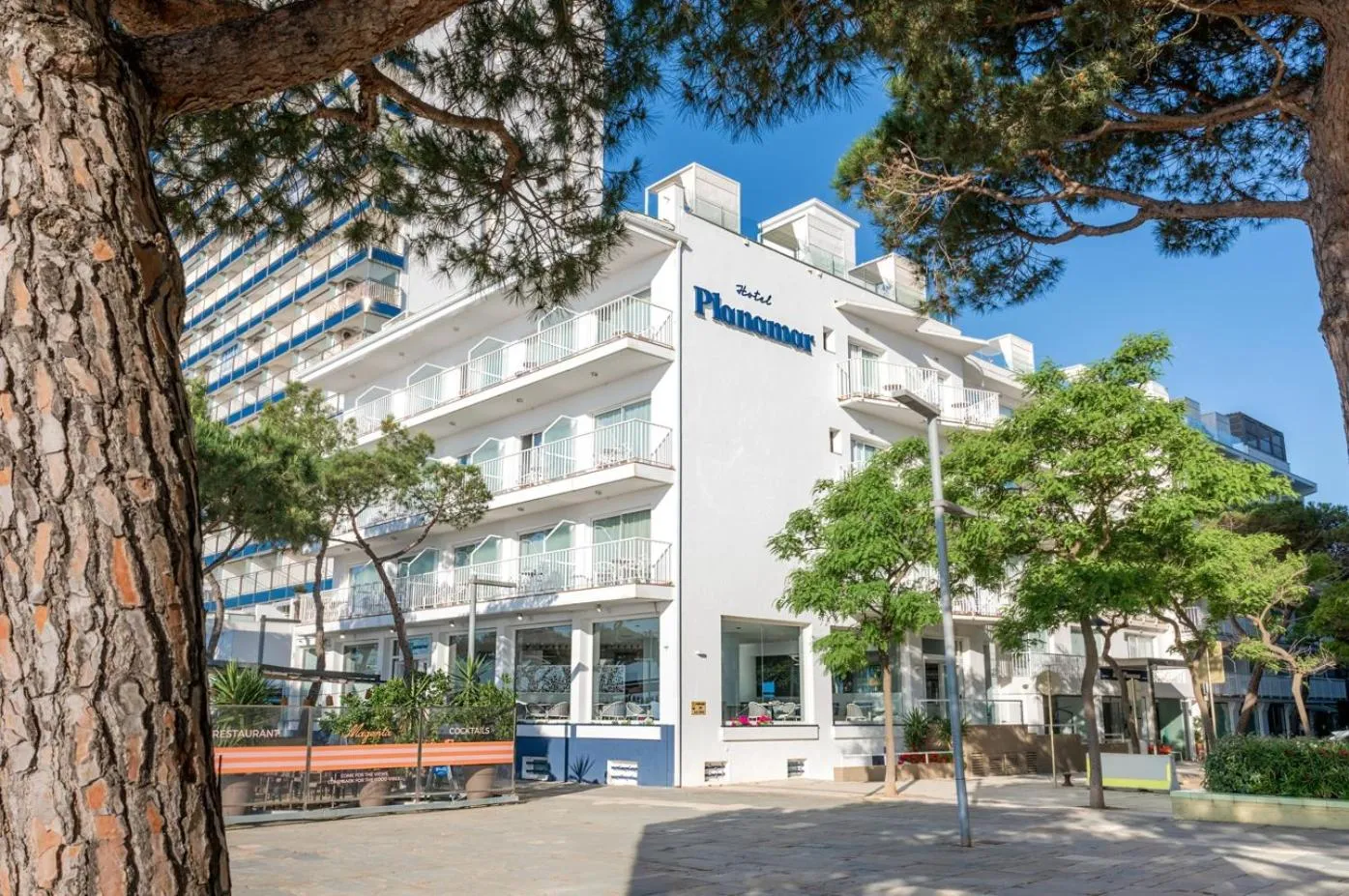 Property building in Hotel Planamar by Escampa Hotels