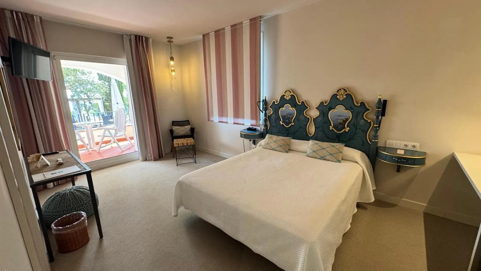 Photo of the whole room, Bed in Hotel Sant Roc