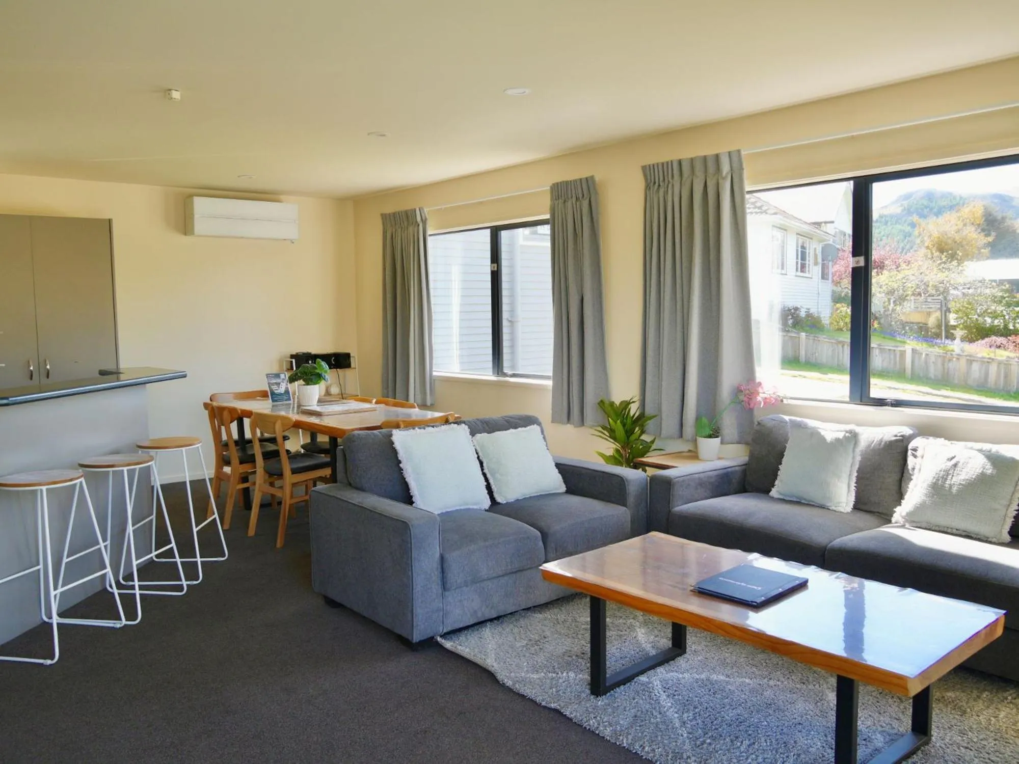 Living room in Twin Stars