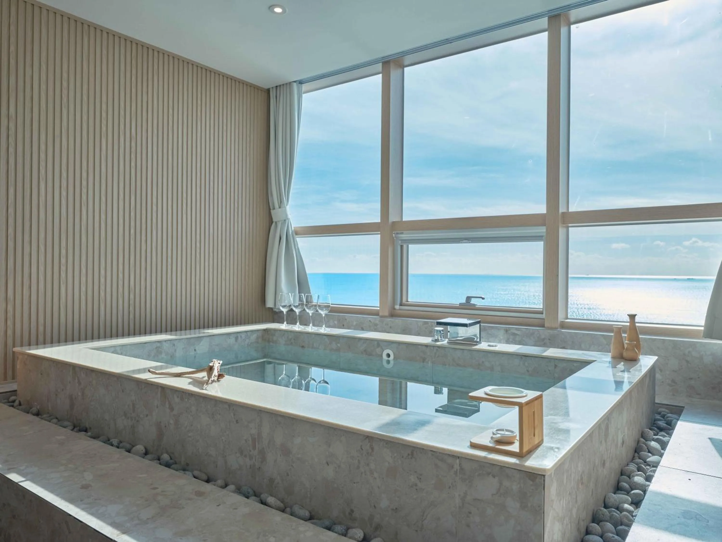 Spa and wellness centre/facilities in UH Suite The Haeundae
