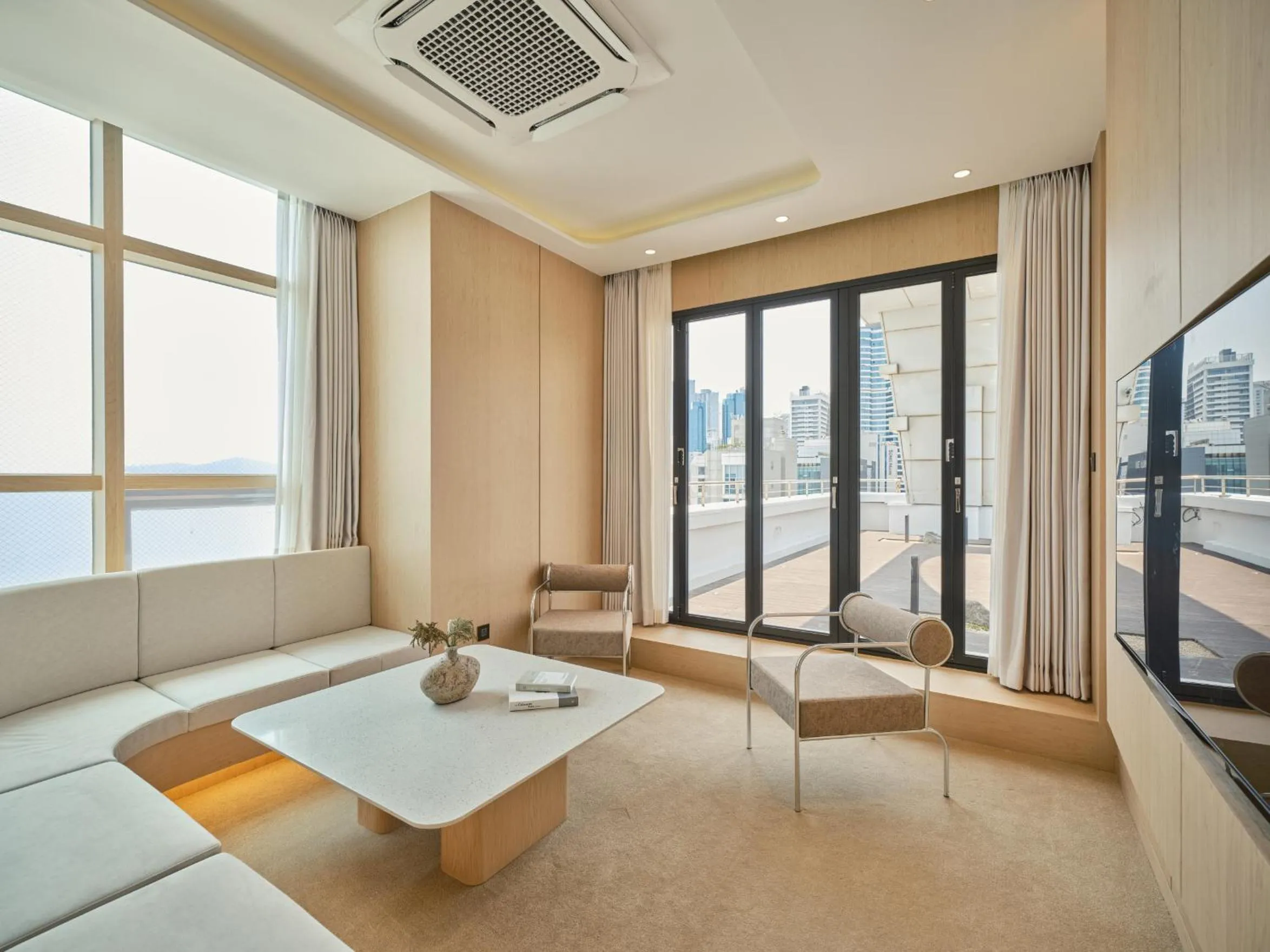 TV and multimedia in UH Suite The Haeundae