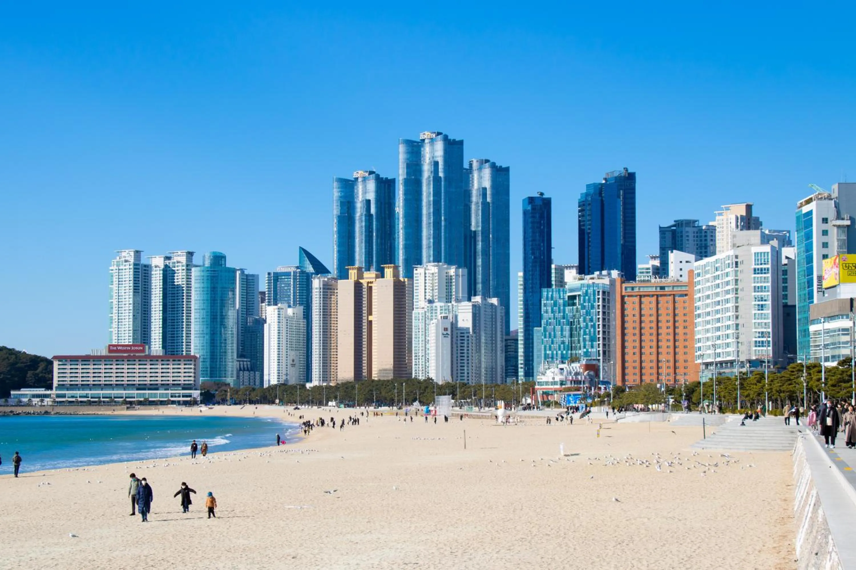 Beach in UH Suite The Haeundae