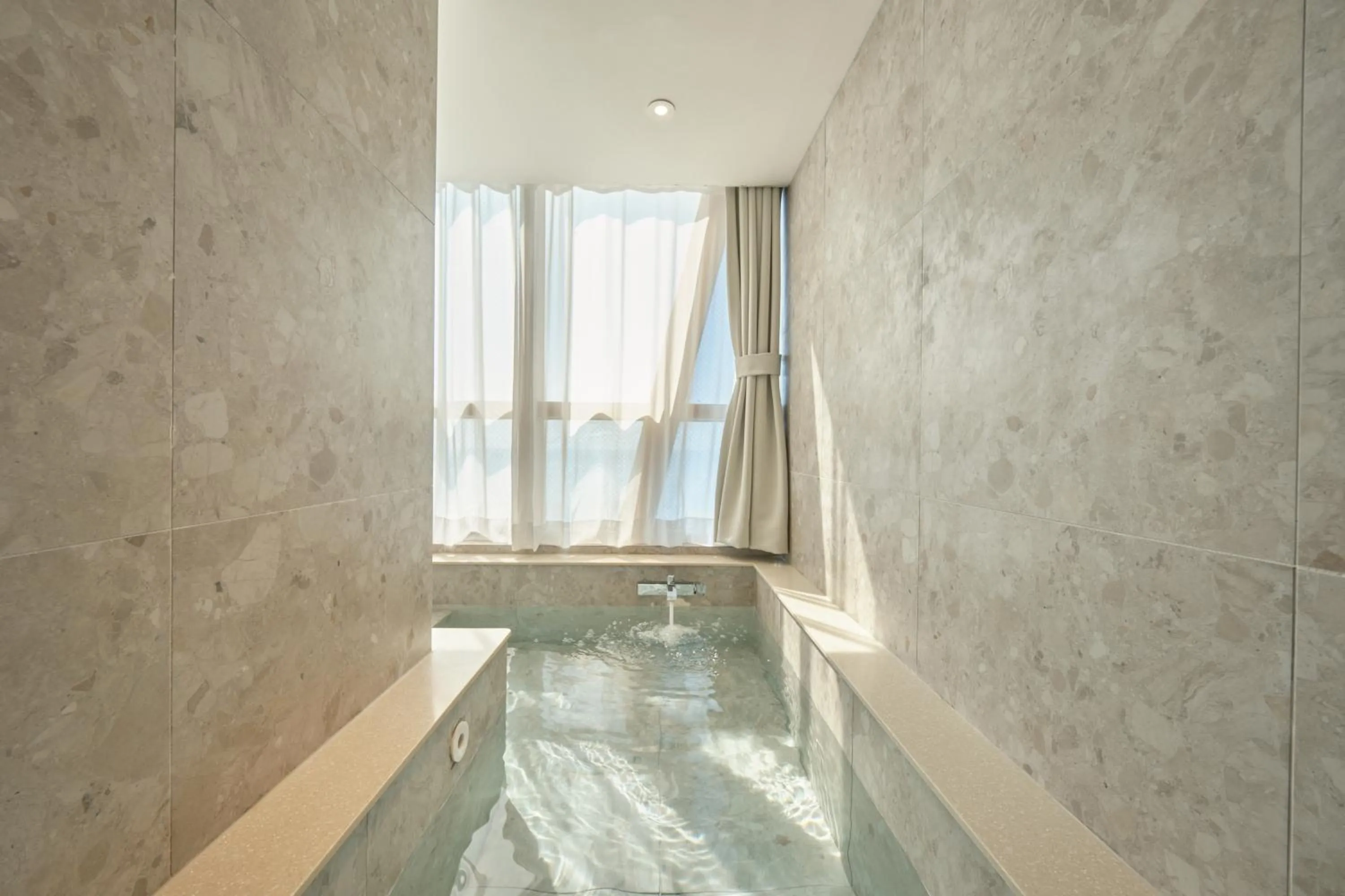 Spa and wellness centre/facilities in UH Suite The Haeundae