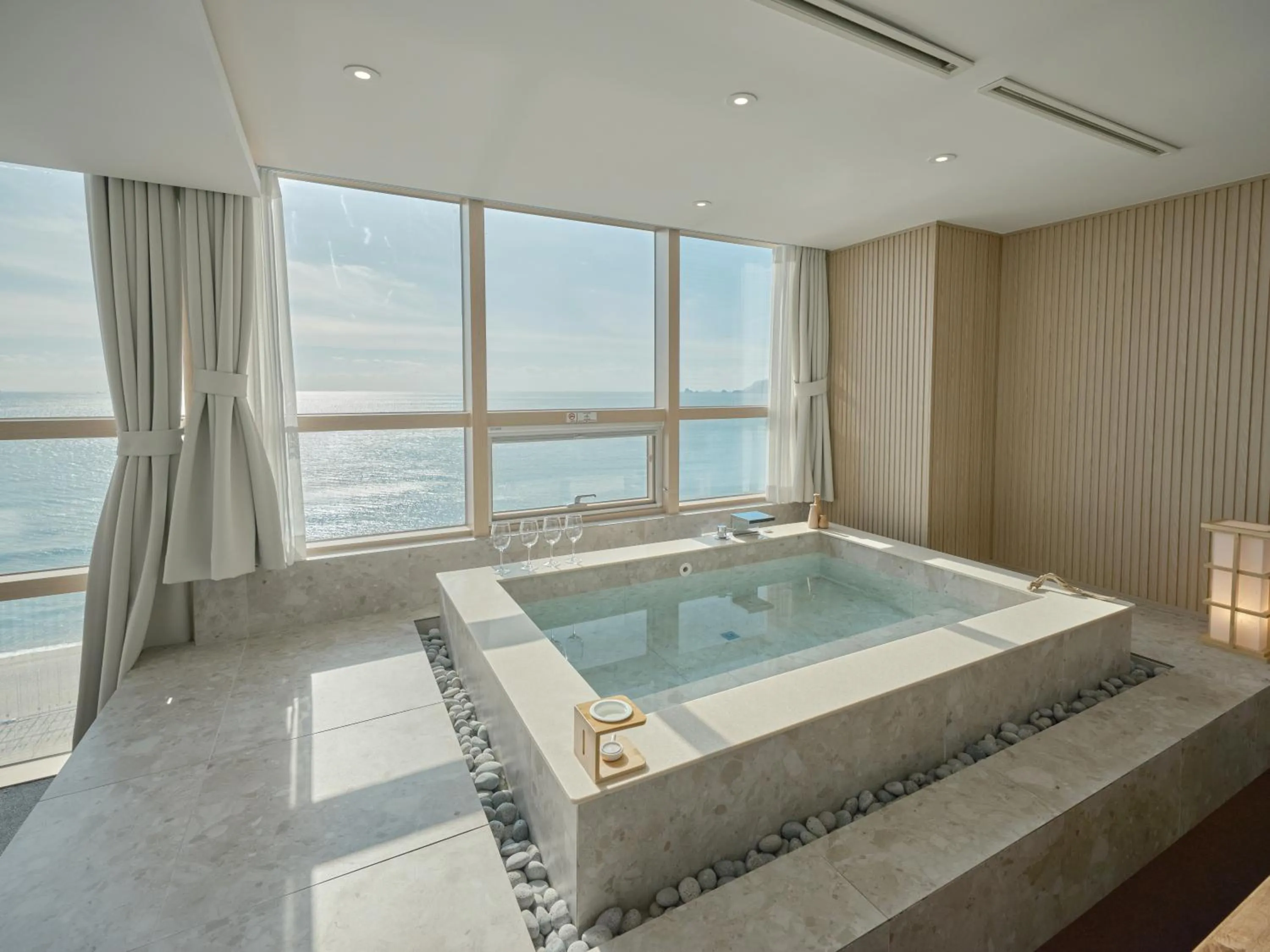 Spa and wellness centre/facilities in UH Suite The Haeundae