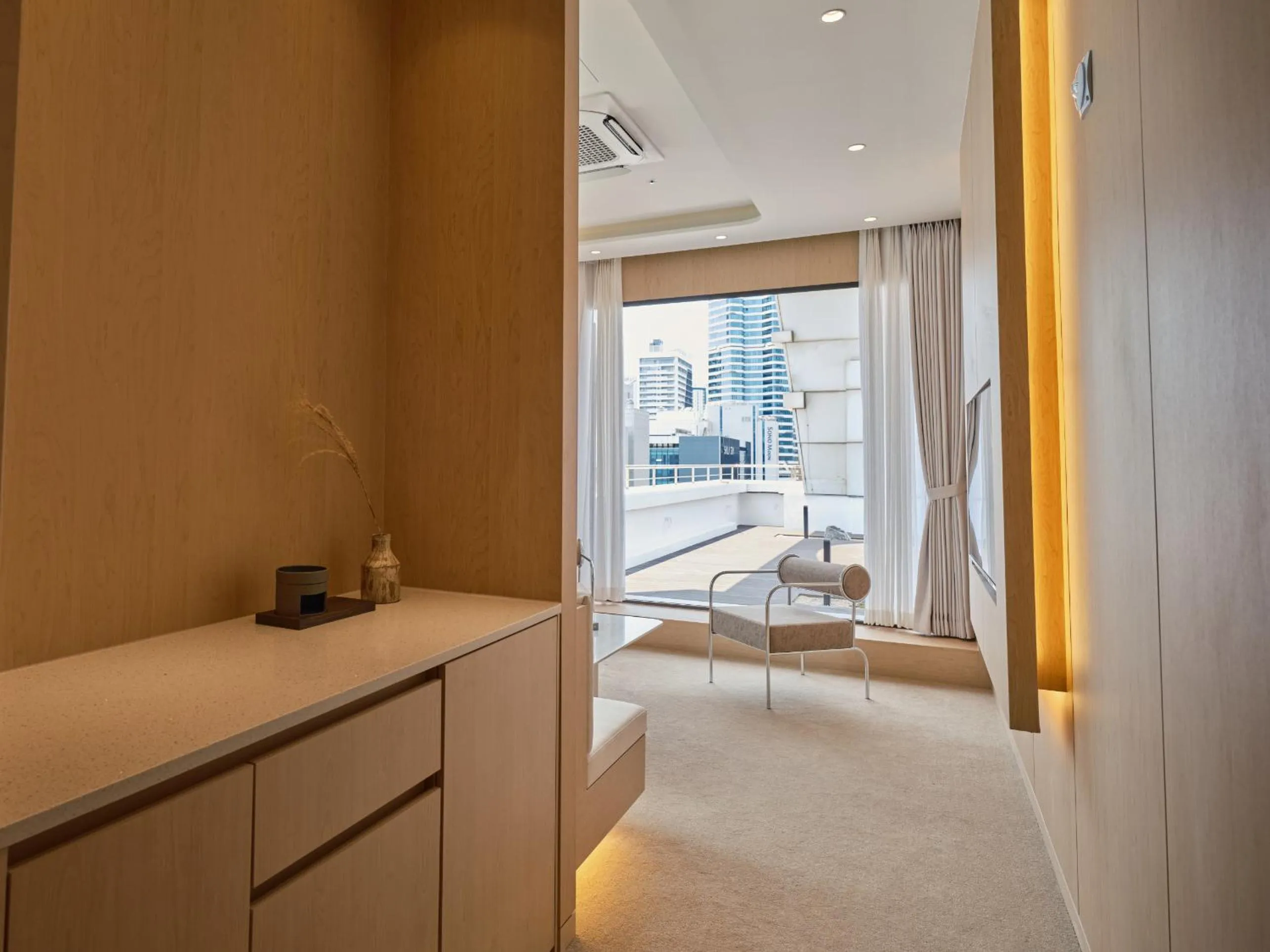 Photo of the whole room in UH Suite The Haeundae