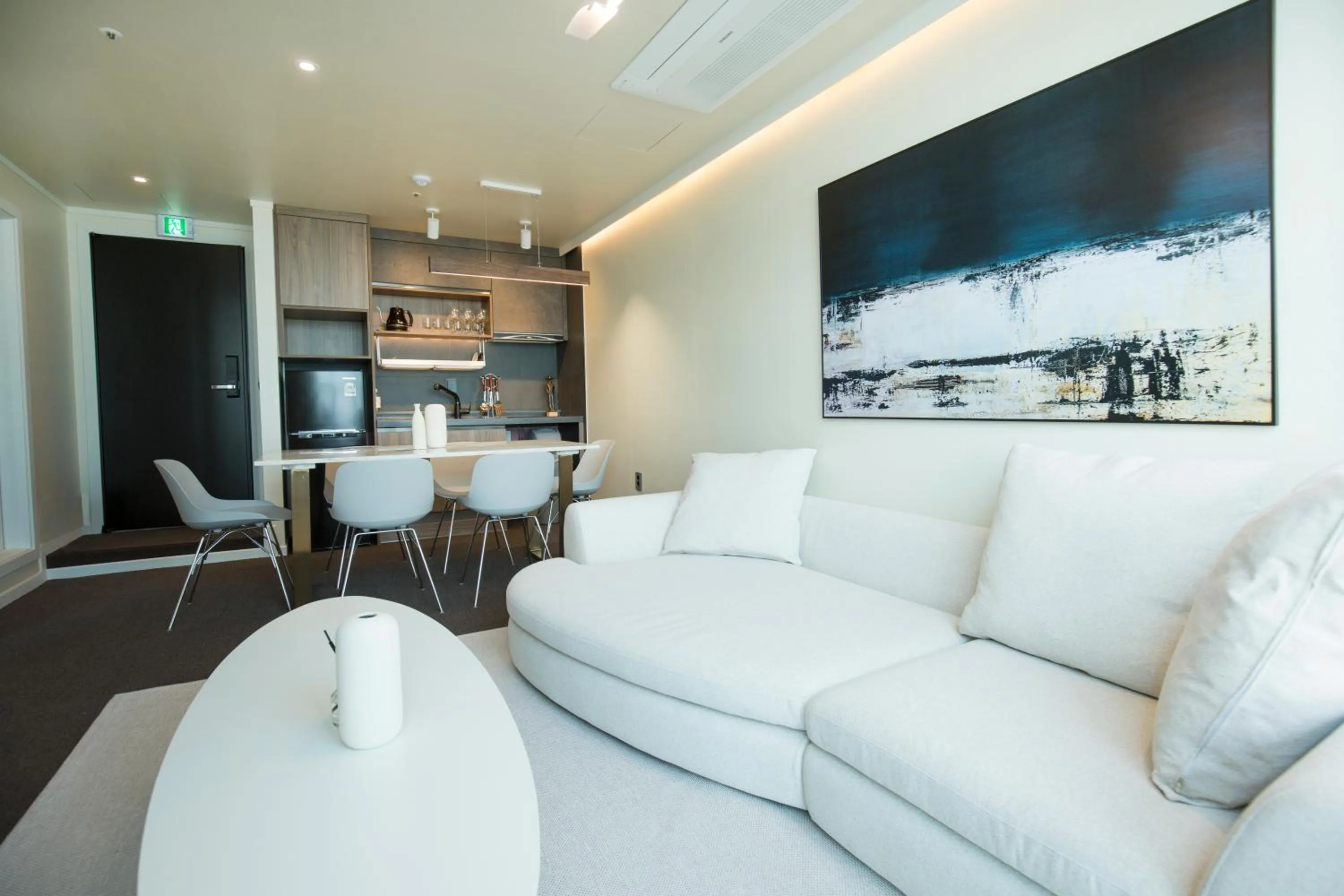 Living room in UH Suite The Haeundae