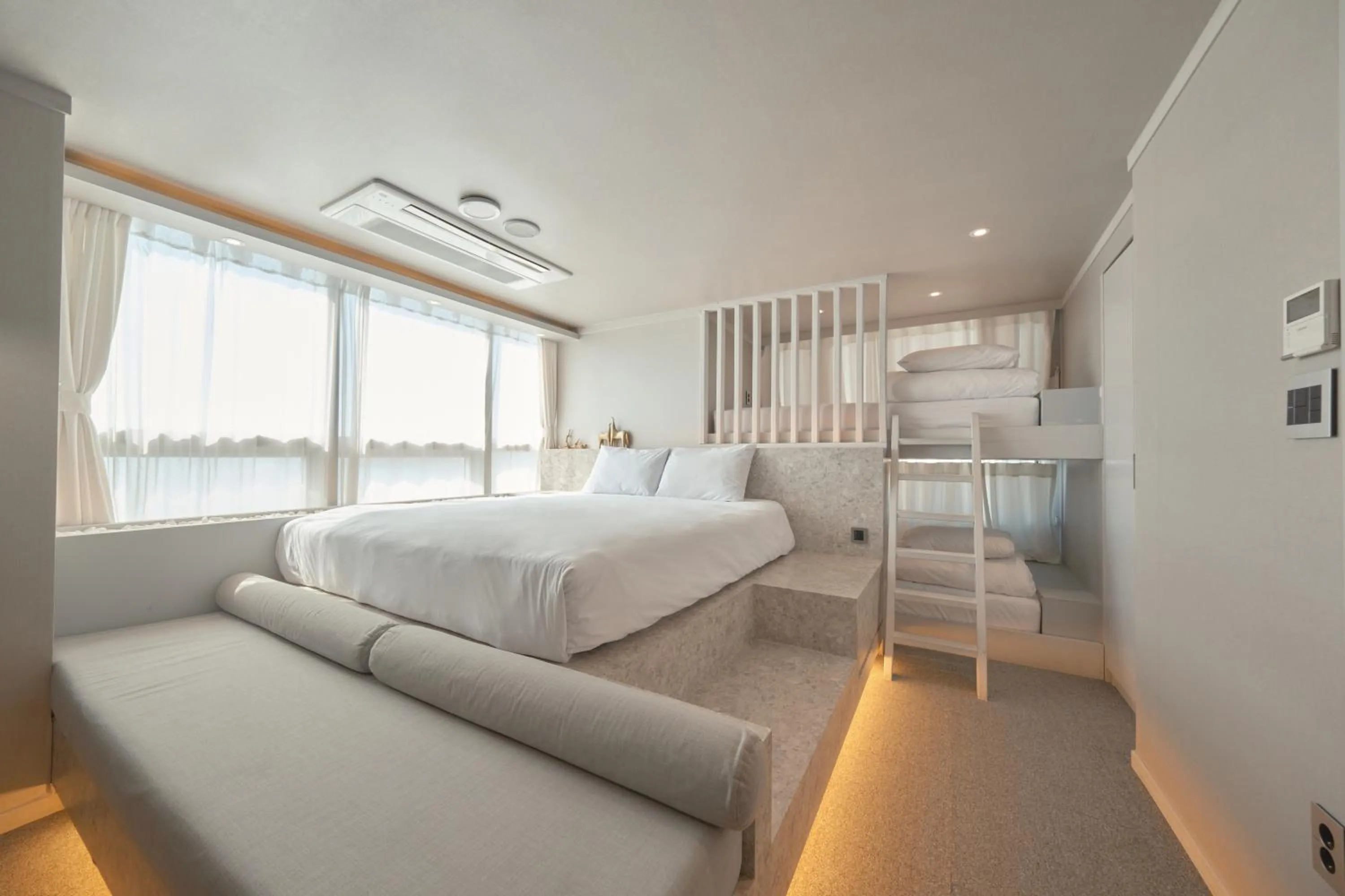 Bedroom, Bed in UH Suite The Haeundae