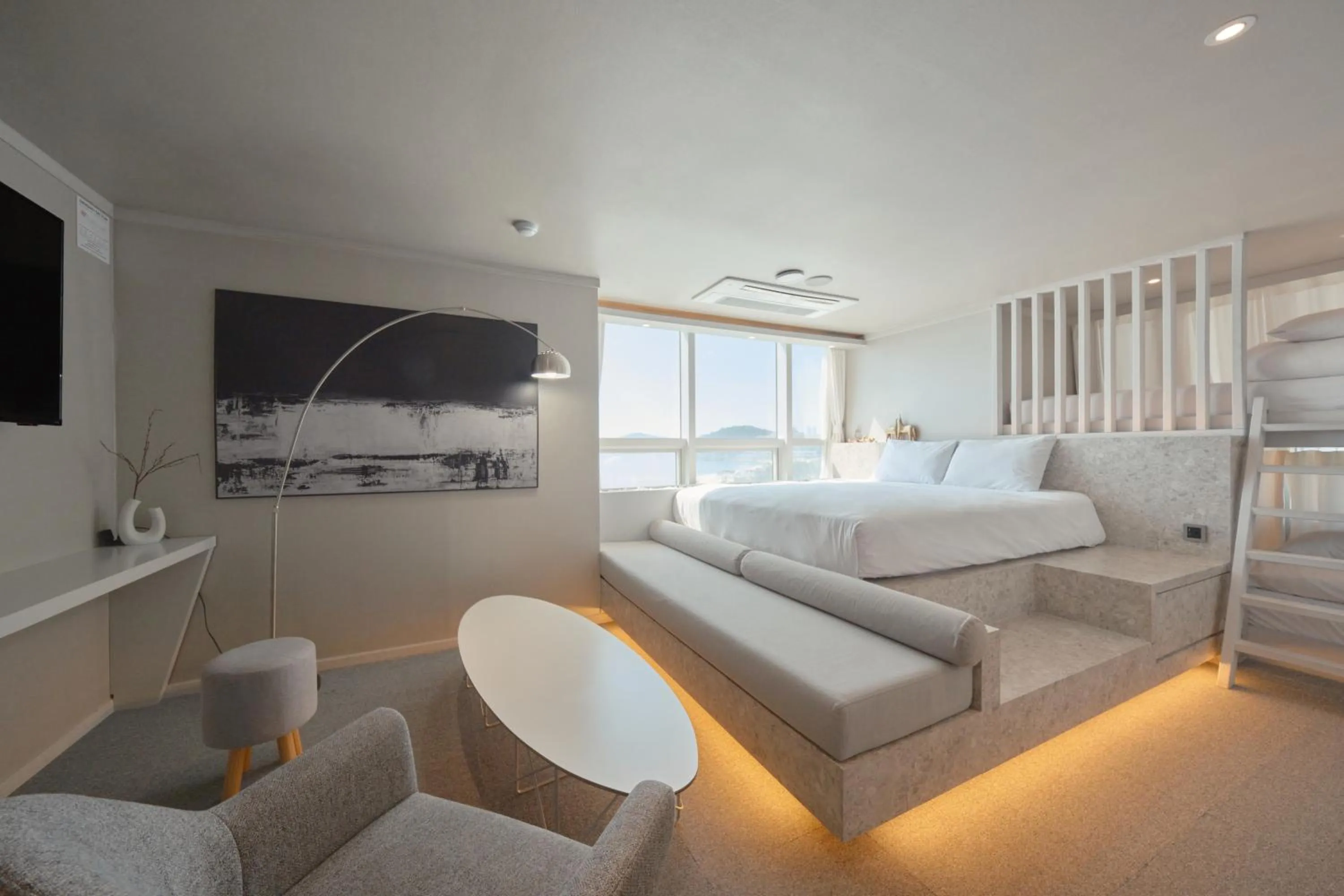 Bedroom, Bed in UH Suite The Haeundae