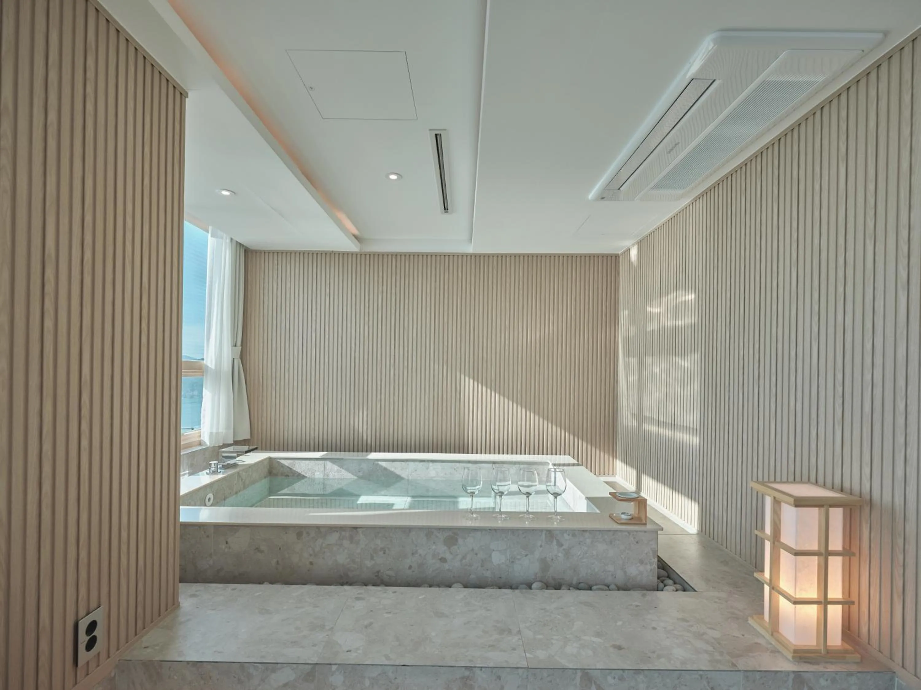 Spa and wellness centre/facilities in UH Suite The Haeundae