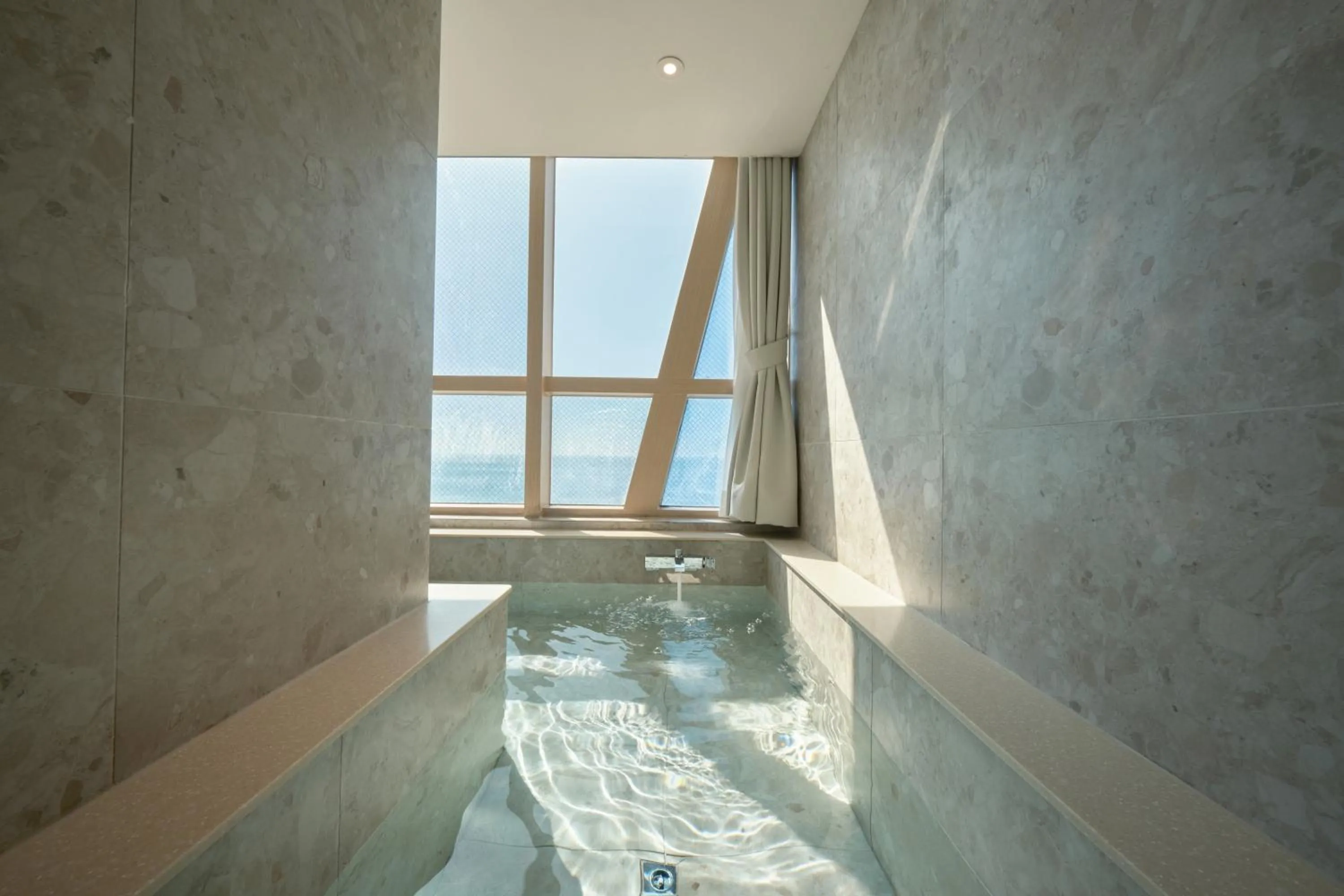 Spa and wellness centre/facilities in UH Suite The Haeundae