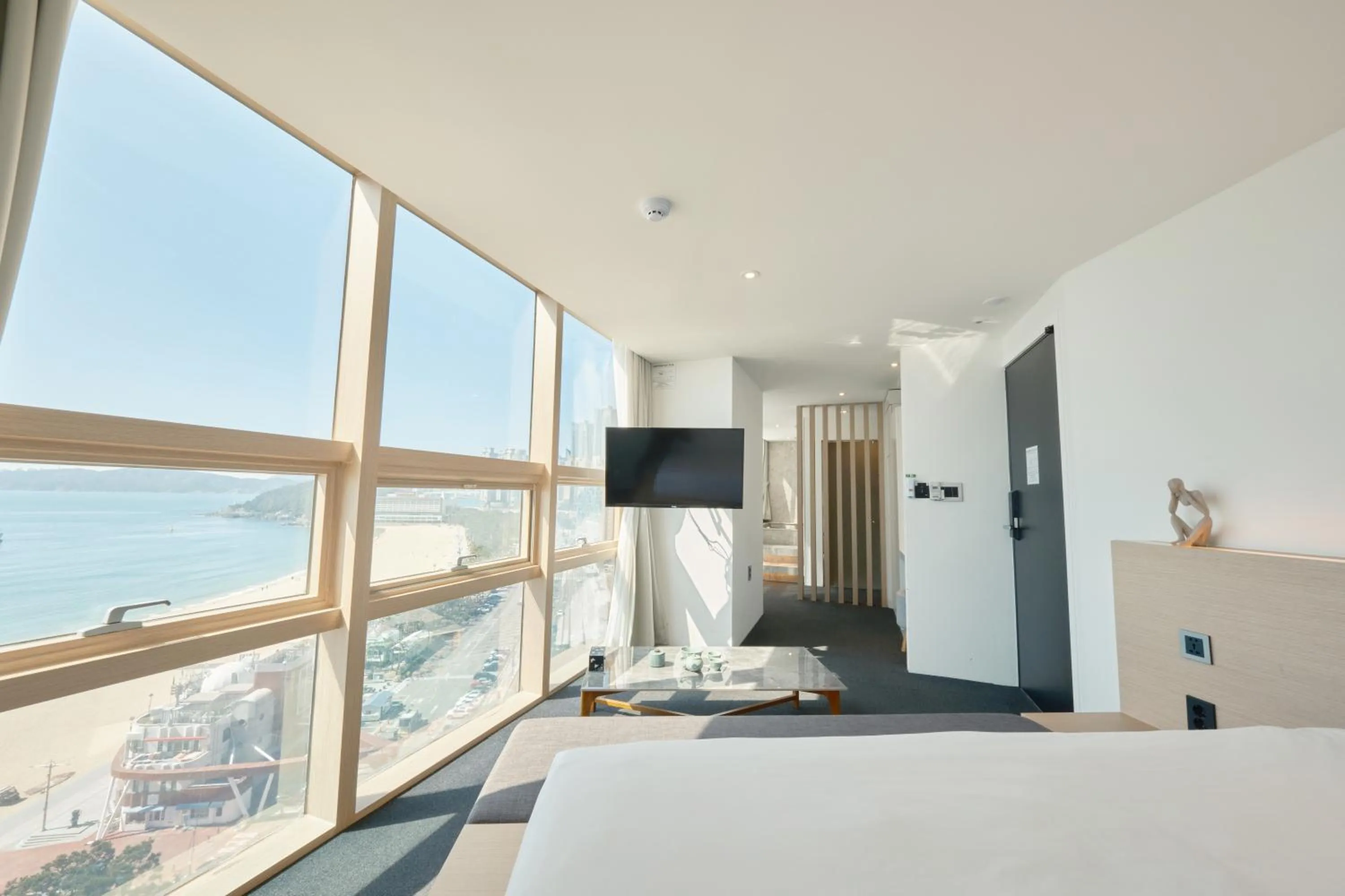 Bedroom, Bed in UH Suite The Haeundae